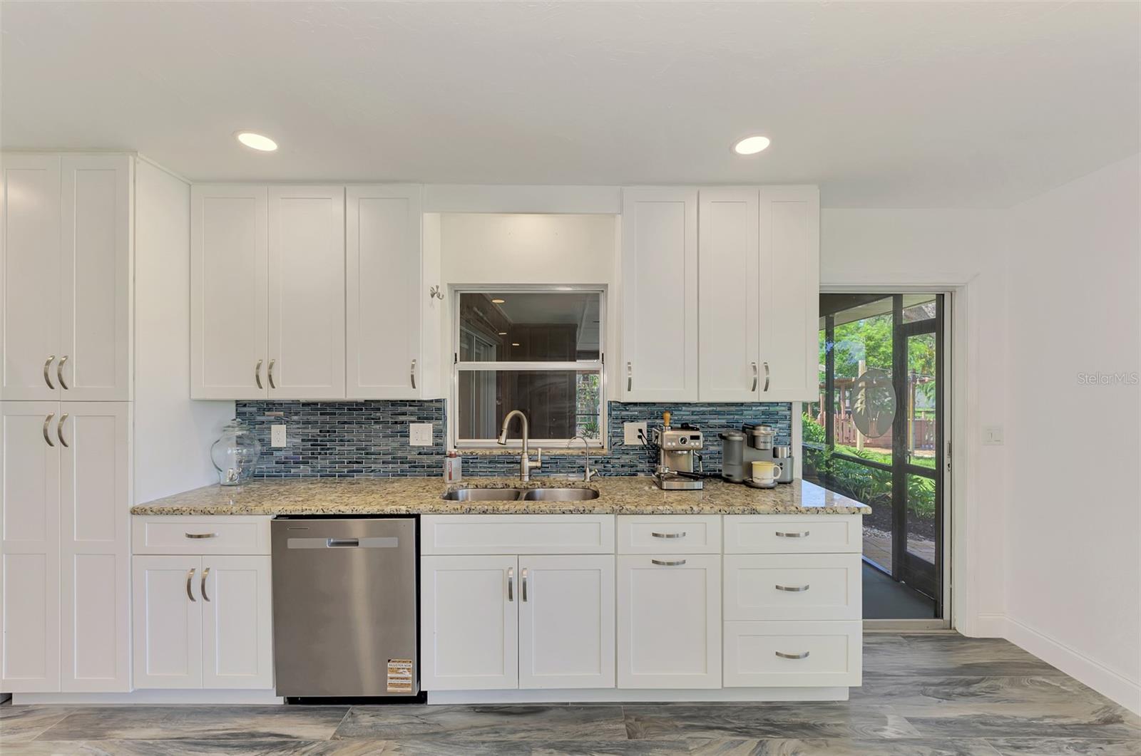 140 S OXFORD DR, ENGLEWOOD, FL — photo 22