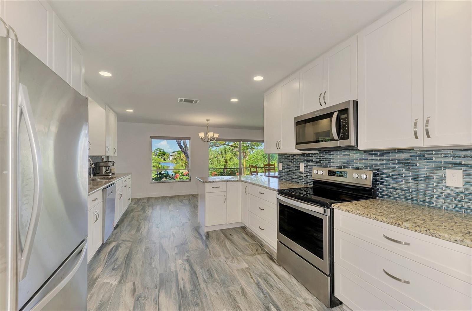 140 S OXFORD DR, ENGLEWOOD, FL — photo 23