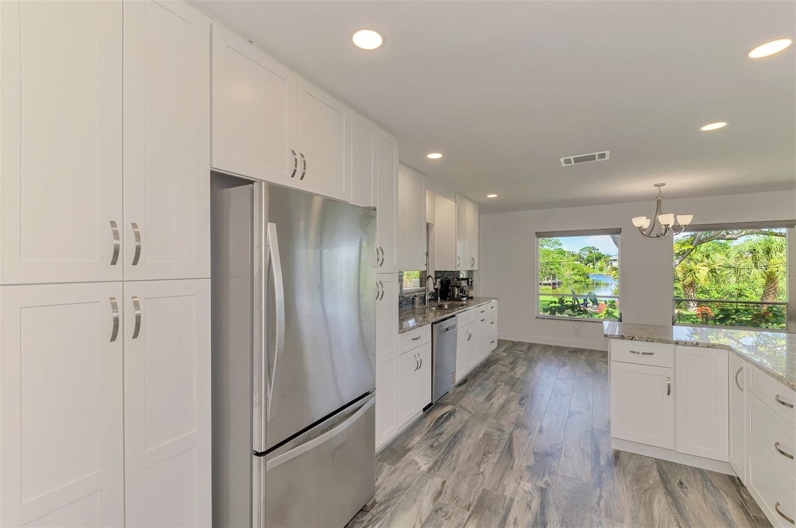 140 S OXFORD DR, ENGLEWOOD, FL — photo 24