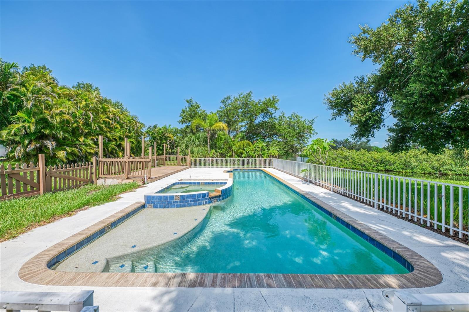 140 S OXFORD DR, ENGLEWOOD, FL — photo 48