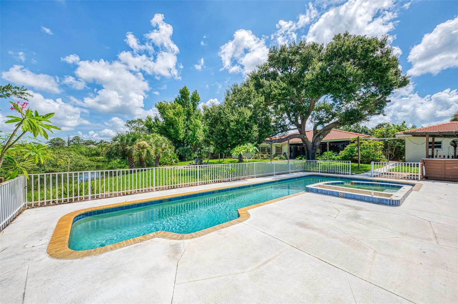 140 S OXFORD DR, ENGLEWOOD, FL — photo 49