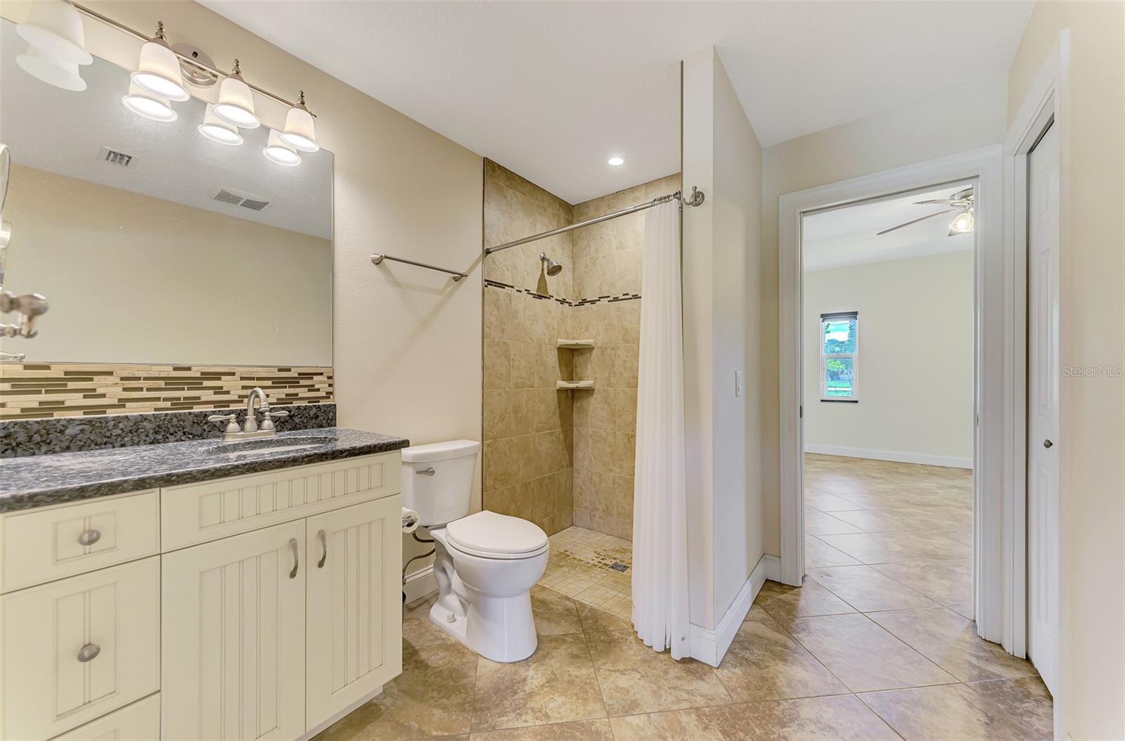 140 S OXFORD DR, ENGLEWOOD, FL — photo 90