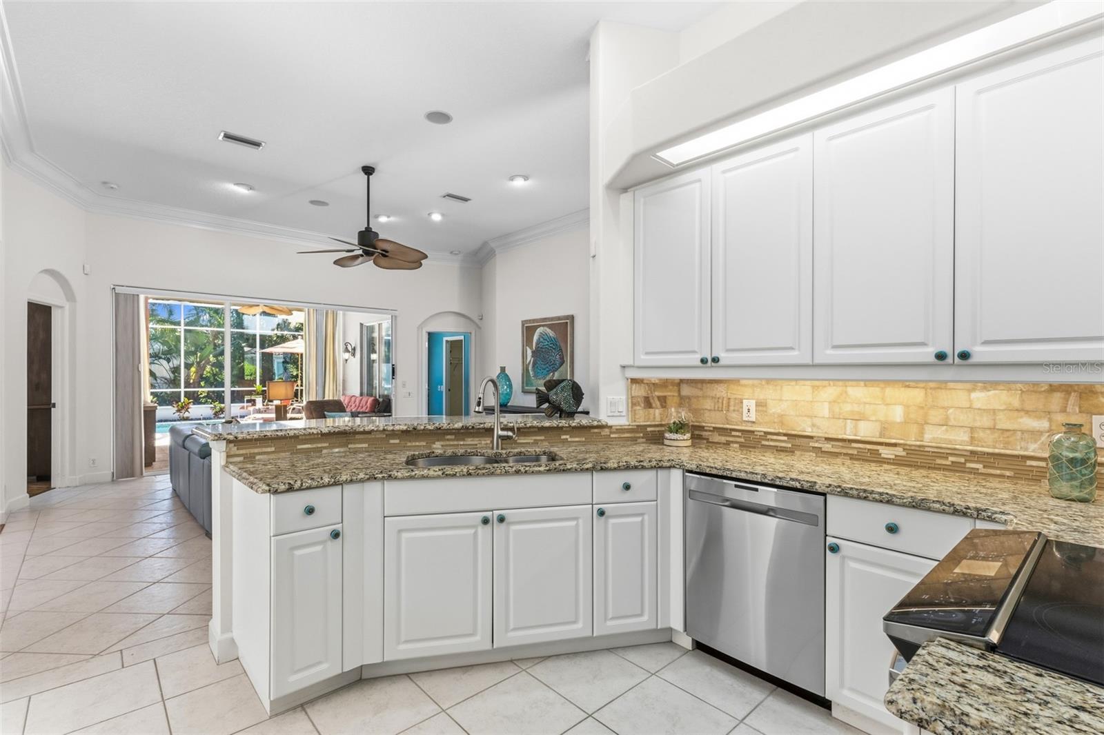 8762 52ND AVE E, BRADENTON, FL — photo 16