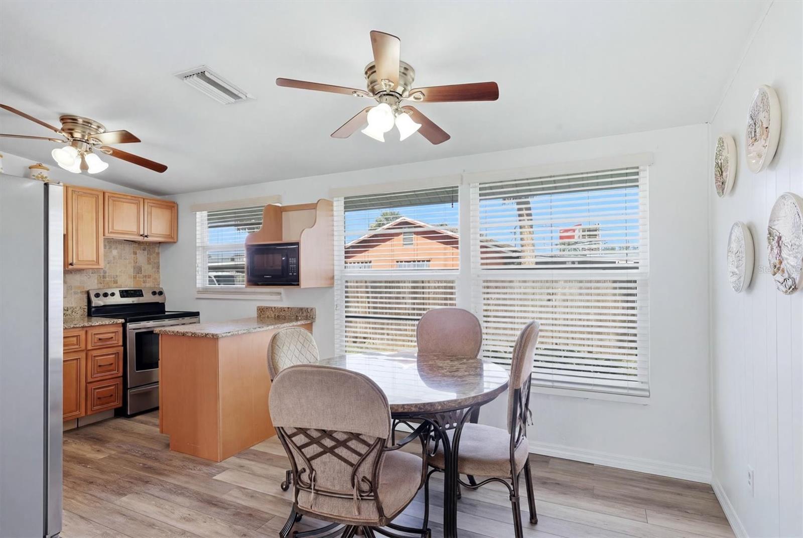 898 S BROADWAY, ENGLEWOOD, FL — photo 16