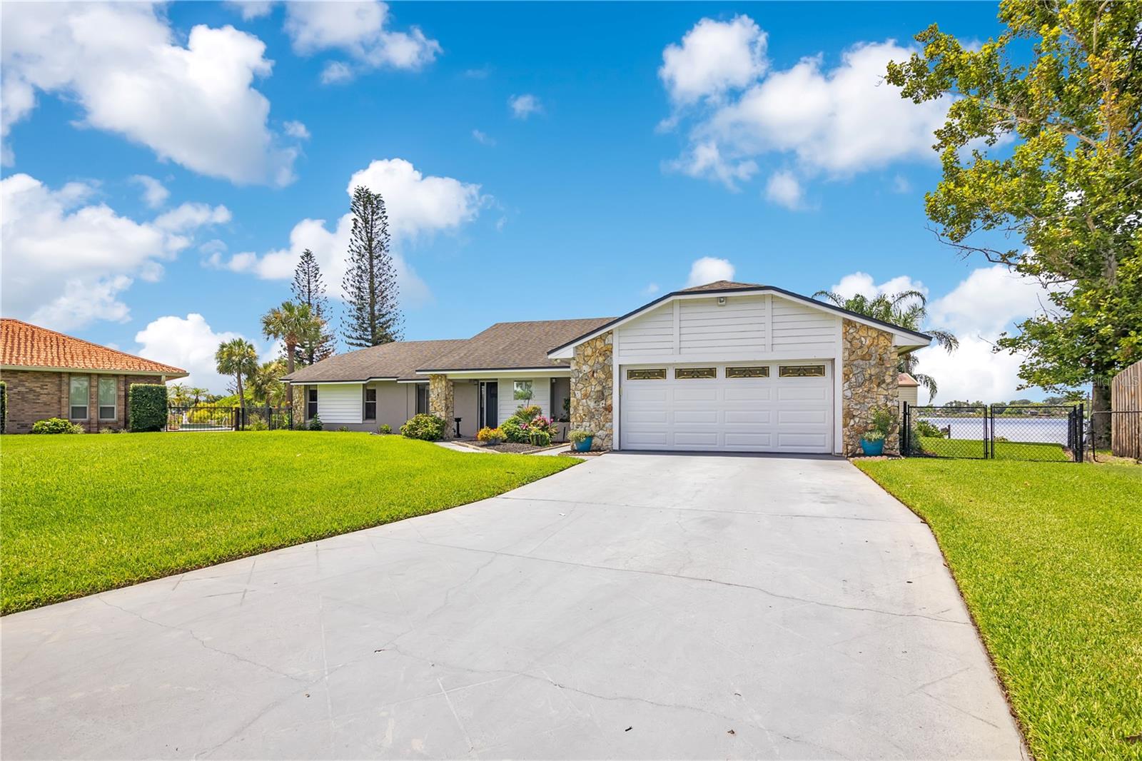 884 W LAKE HOLDEN PT, ORLANDO, FL — photo 5