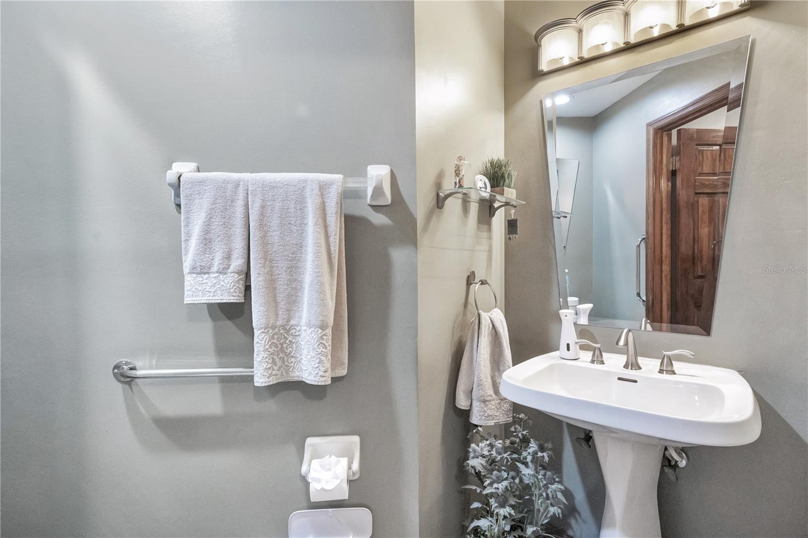 884 W LAKE HOLDEN PT, ORLANDO, FL — photo 12