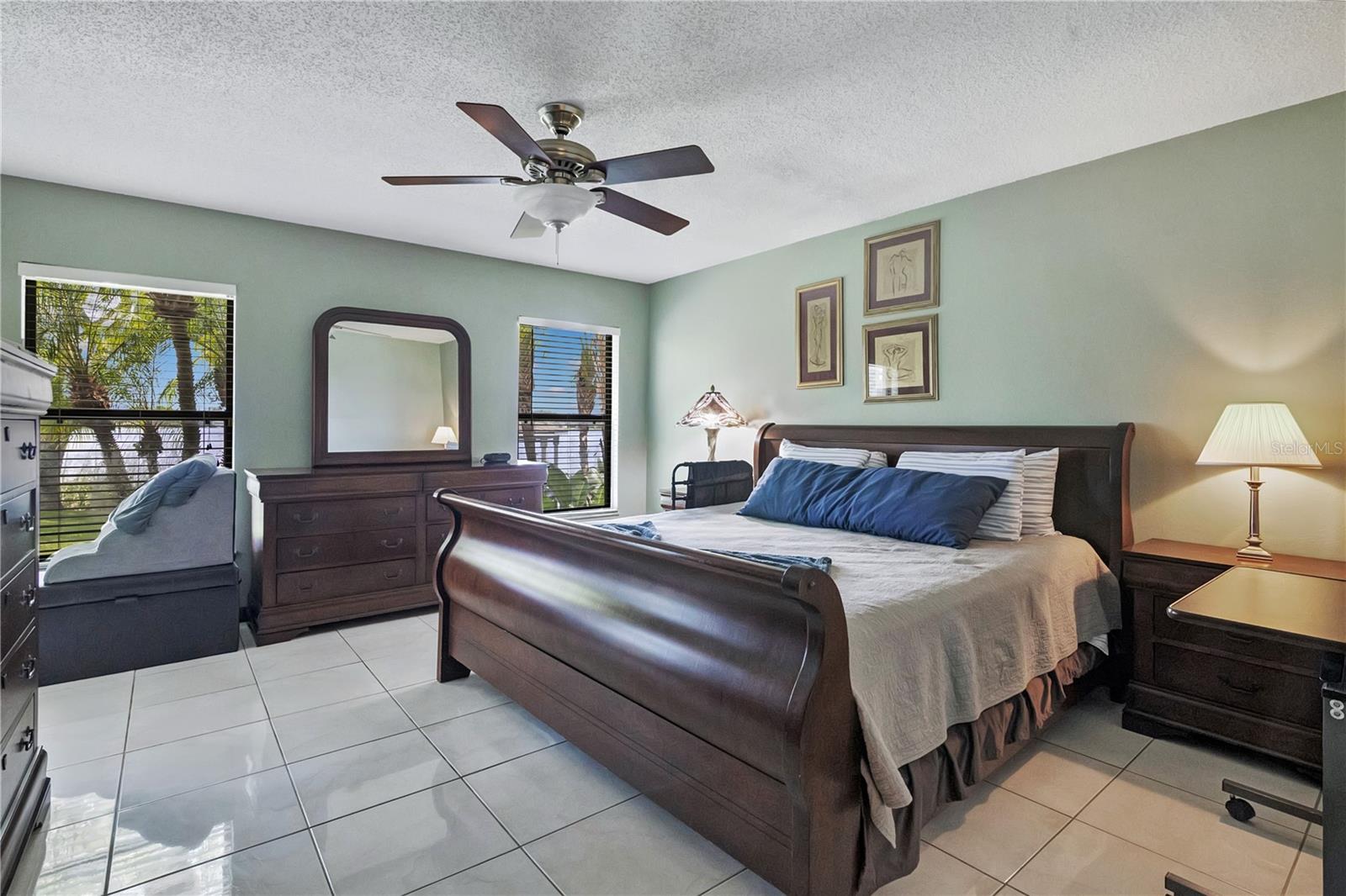 884 W LAKE HOLDEN PT, ORLANDO, FL — photo 16