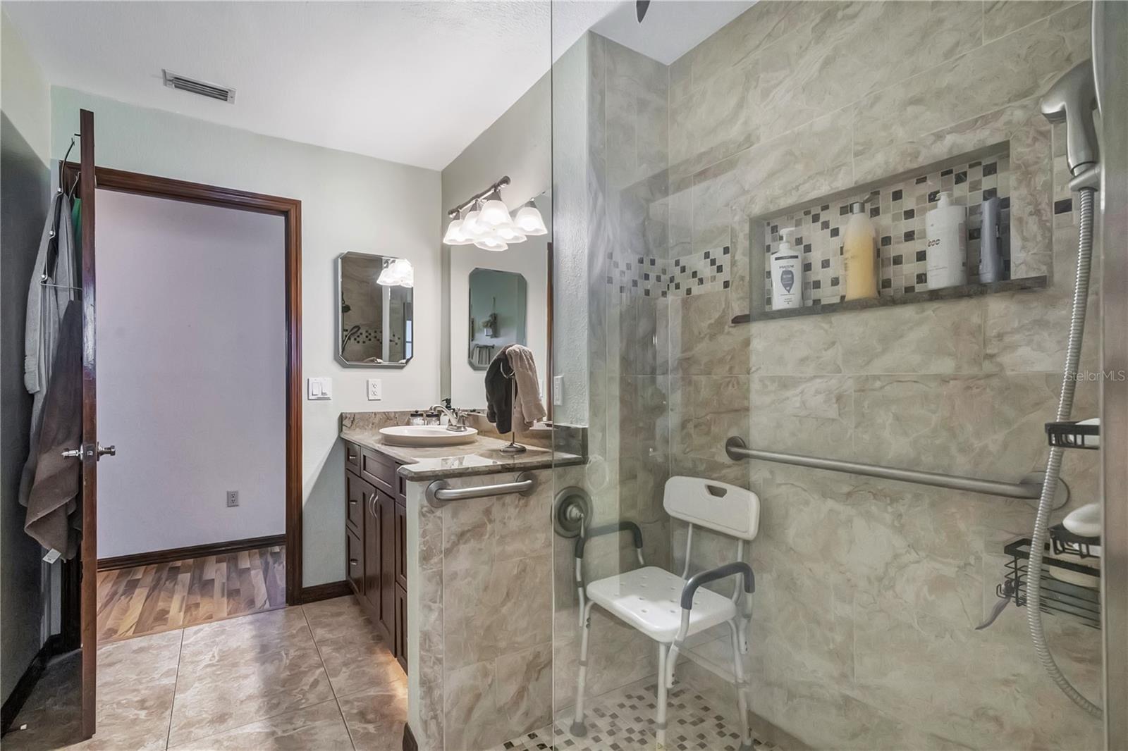 884 W LAKE HOLDEN PT, ORLANDO, FL — photo 19