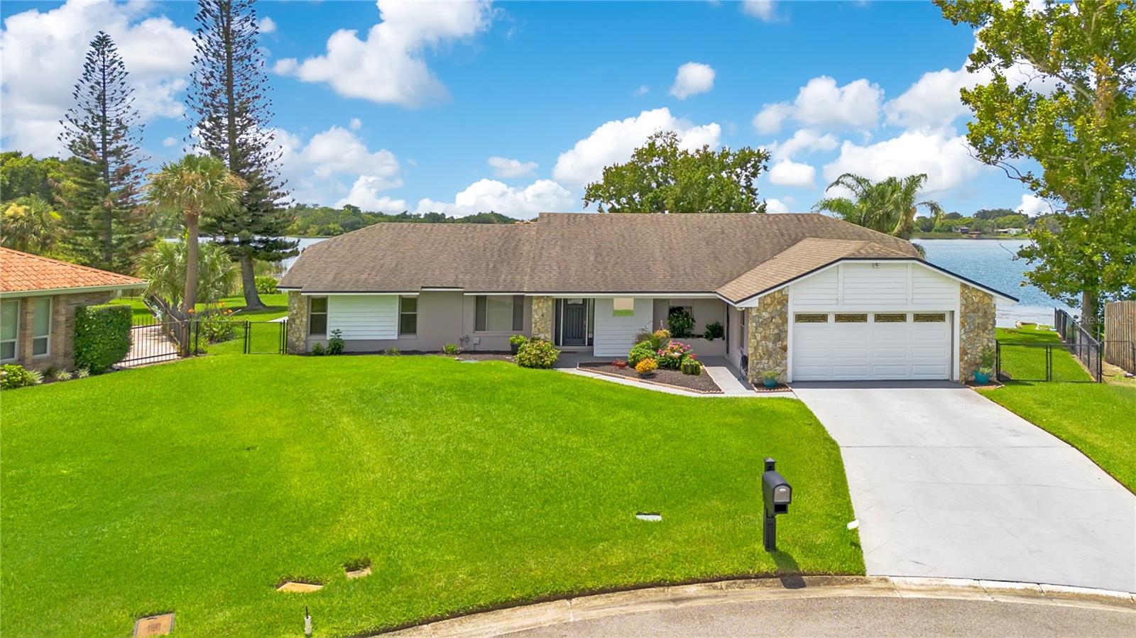 884 W LAKE HOLDEN PT, ORLANDO, FL — photo 41