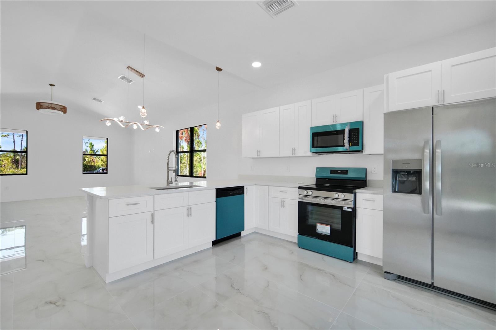 27412 LAS LOMAS DR, PUNTA GORDA, FL — photo 11