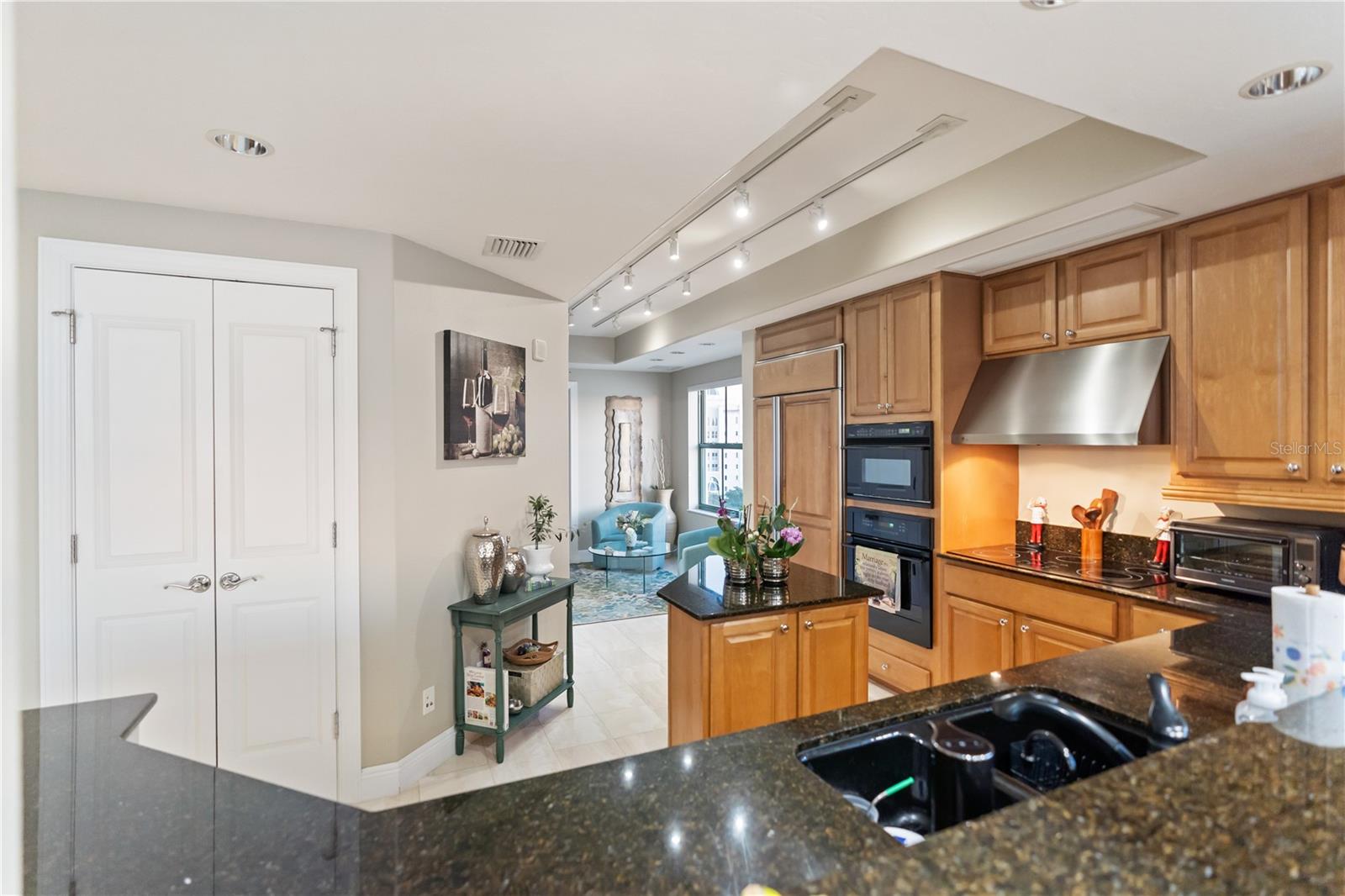 258 GOLDEN GATE PT #701, SARASOTA, FL — photo 21