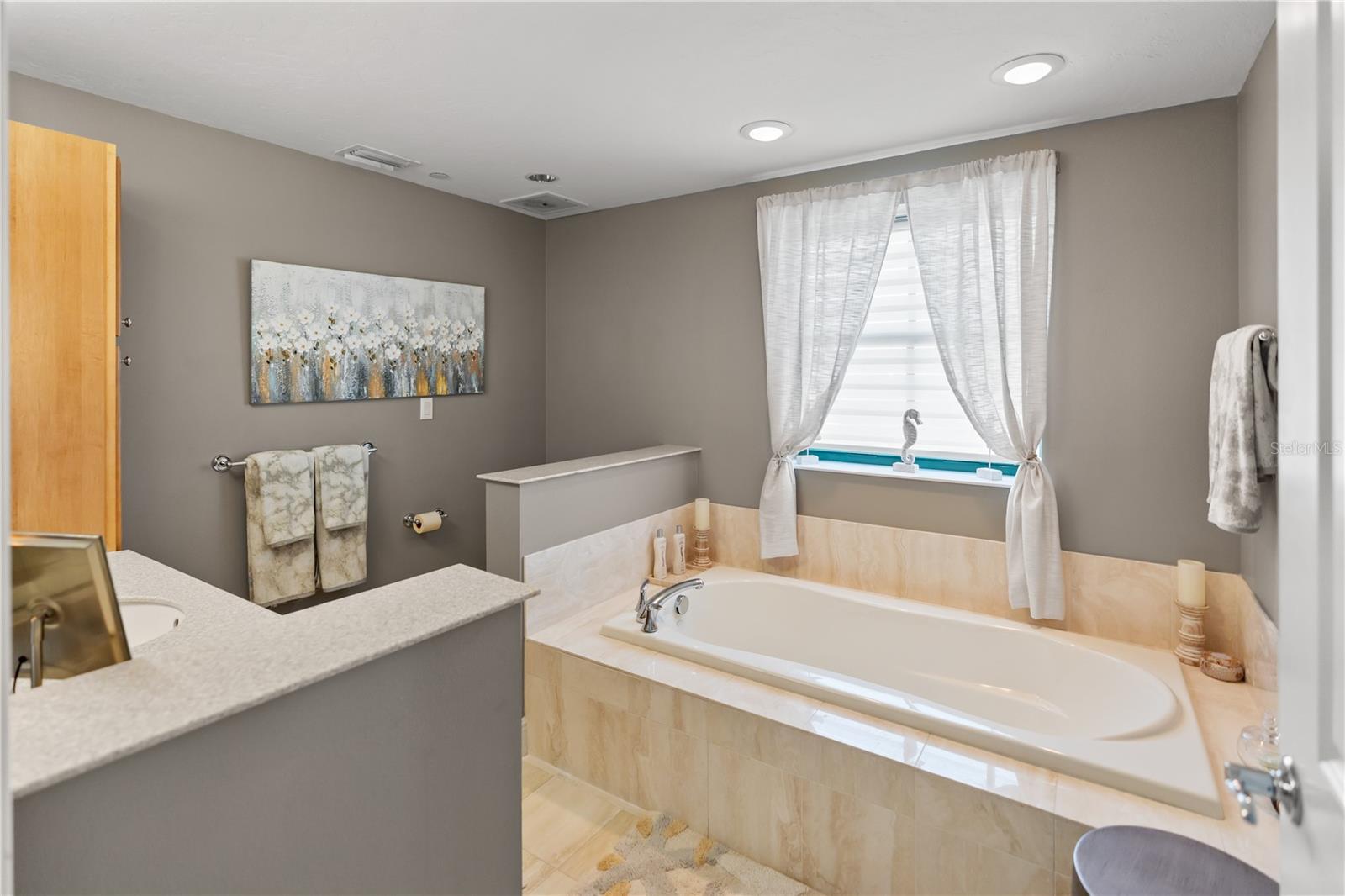 258 GOLDEN GATE PT #701, SARASOTA, FL — photo 29