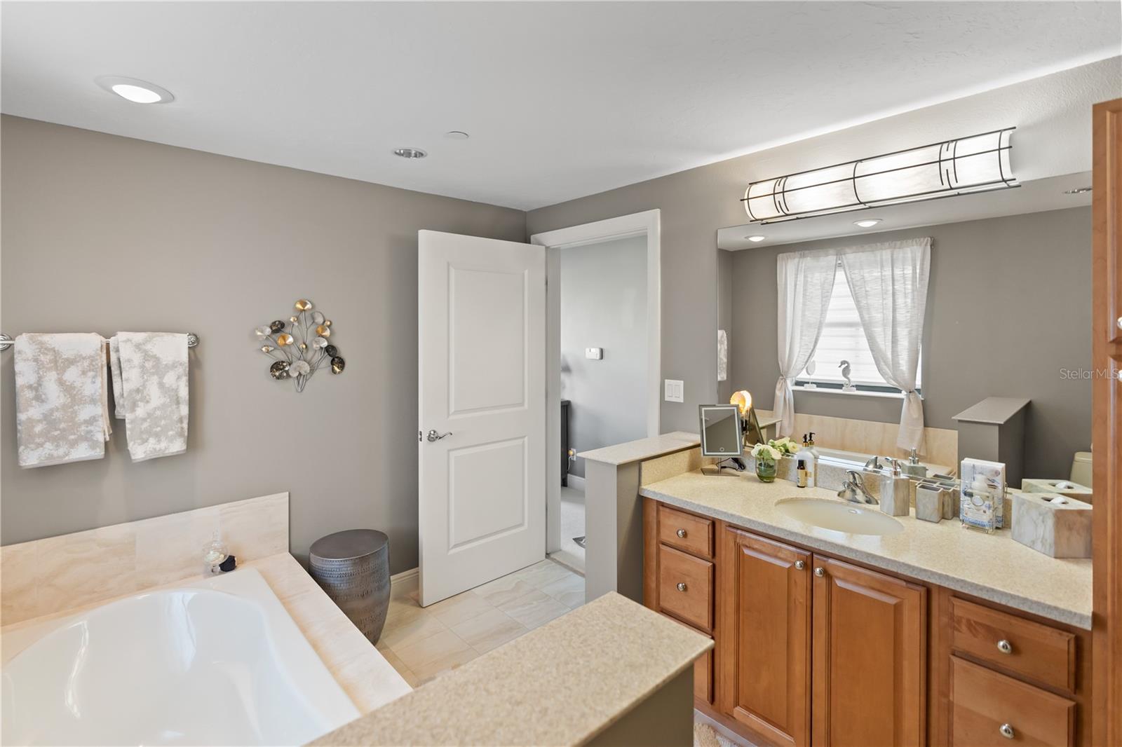258 GOLDEN GATE PT #701, SARASOTA, FL — photo 46