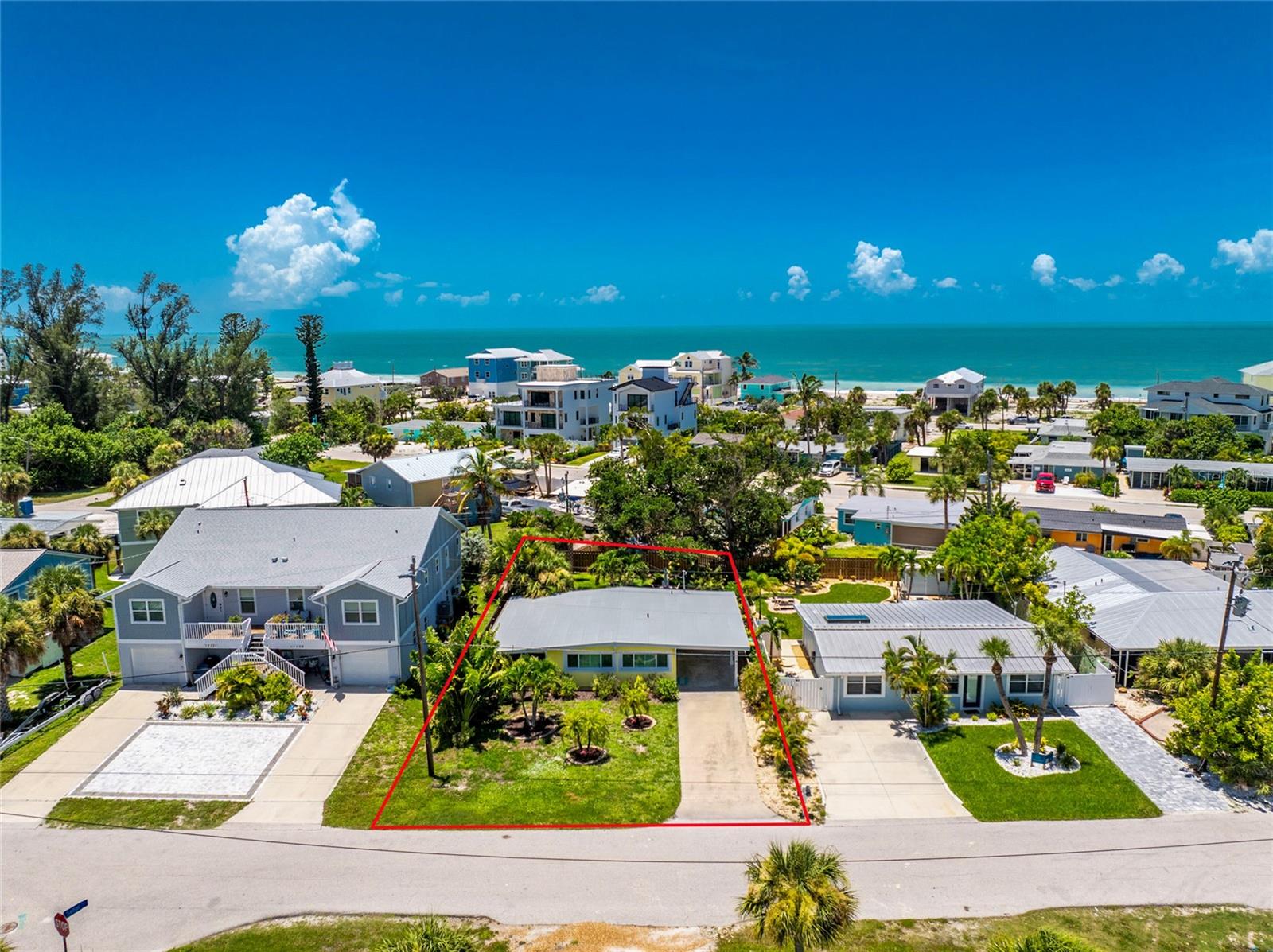 1330 HOLIDAY DR, ENGLEWOOD, FL