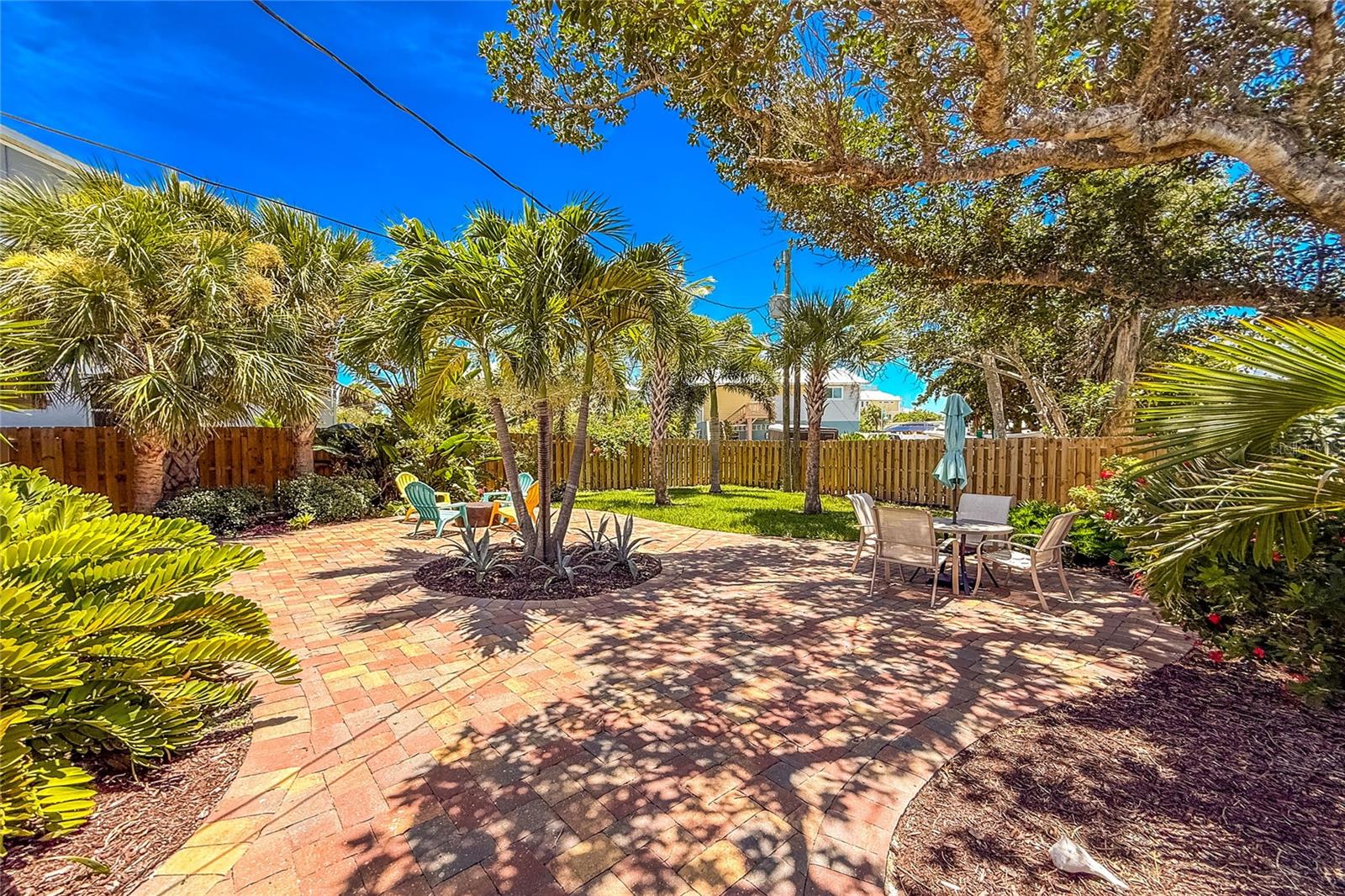 1330 HOLIDAY DR, ENGLEWOOD, FL — photo 36