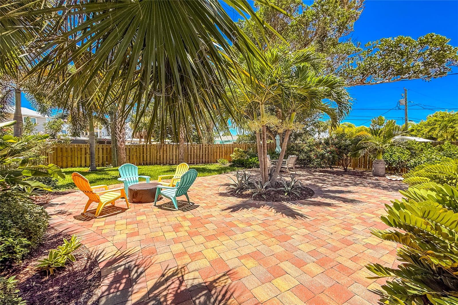 1330 HOLIDAY DR, ENGLEWOOD, FL — photo 38