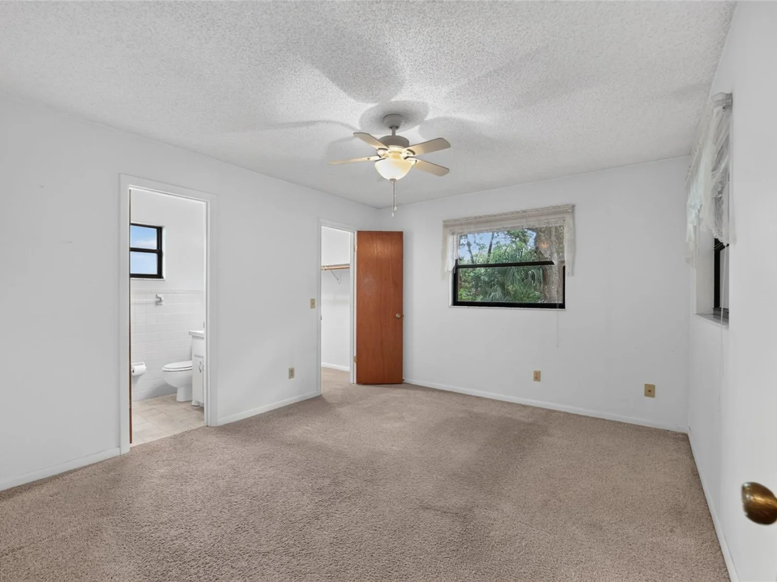 610 FOURTH AVE, LADY LAKE, FL — photo 7