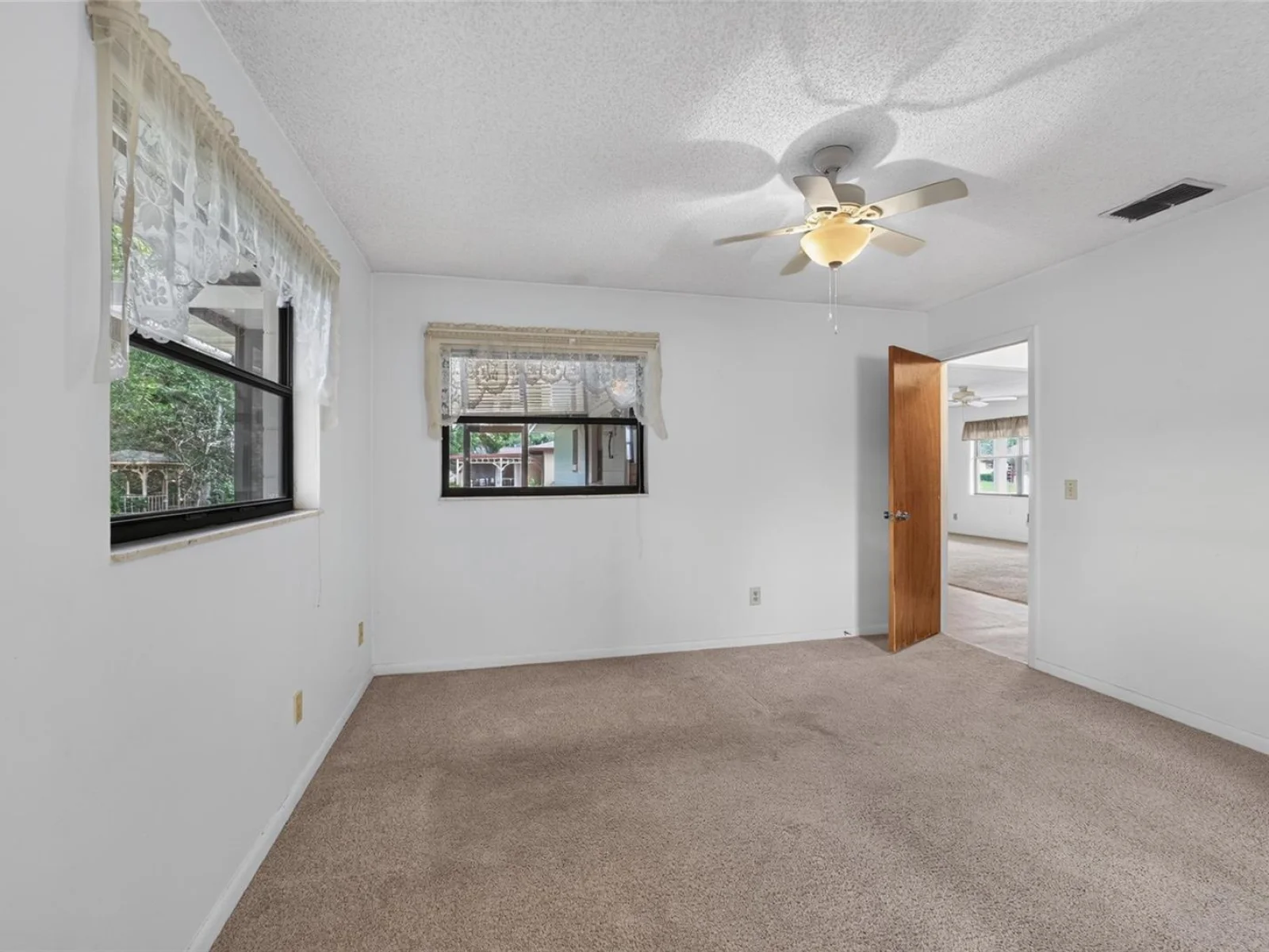 610 FOURTH AVE, LADY LAKE, FL — photo 8