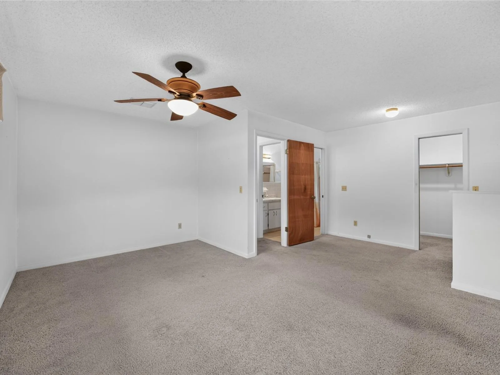 610 FOURTH AVE, LADY LAKE, FL — photo 11