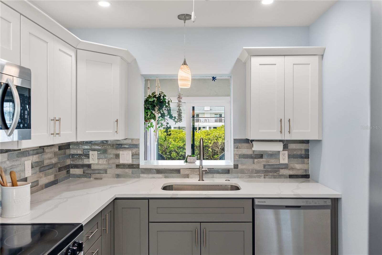 1 WINDRUSH BLVD #63, INDIAN ROCKS BEACH, FL — photo 8
