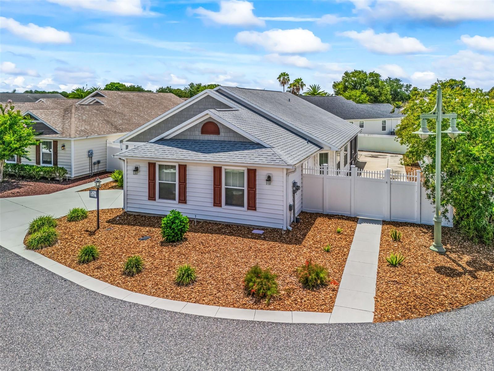 1134 SOUTHERN SUN DR, THE VILLAGES, FL — photo 2