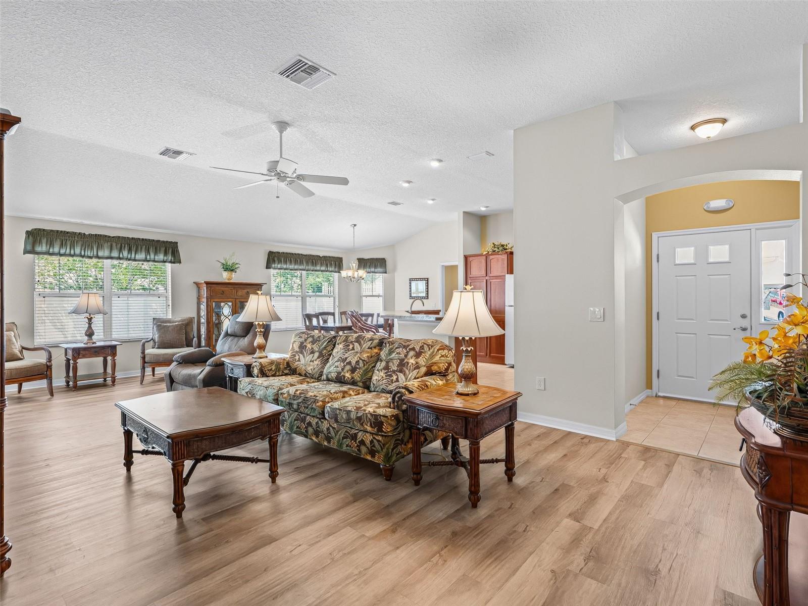 1134 SOUTHERN SUN DR, THE VILLAGES, FL — photo 5