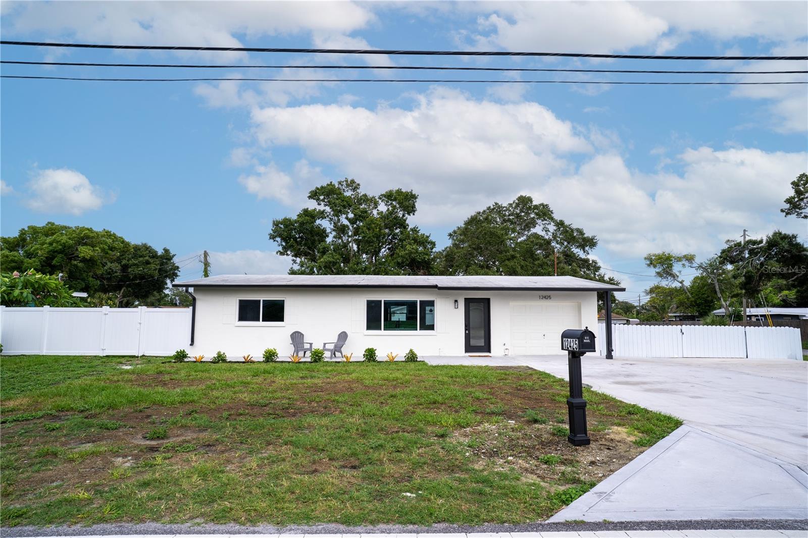 12425 RIDGE RD, LARGO, FL