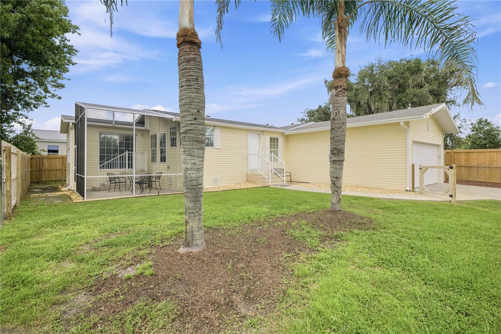 5230 LEXINGTON CIR, WILDWOOD, FL — photo 2