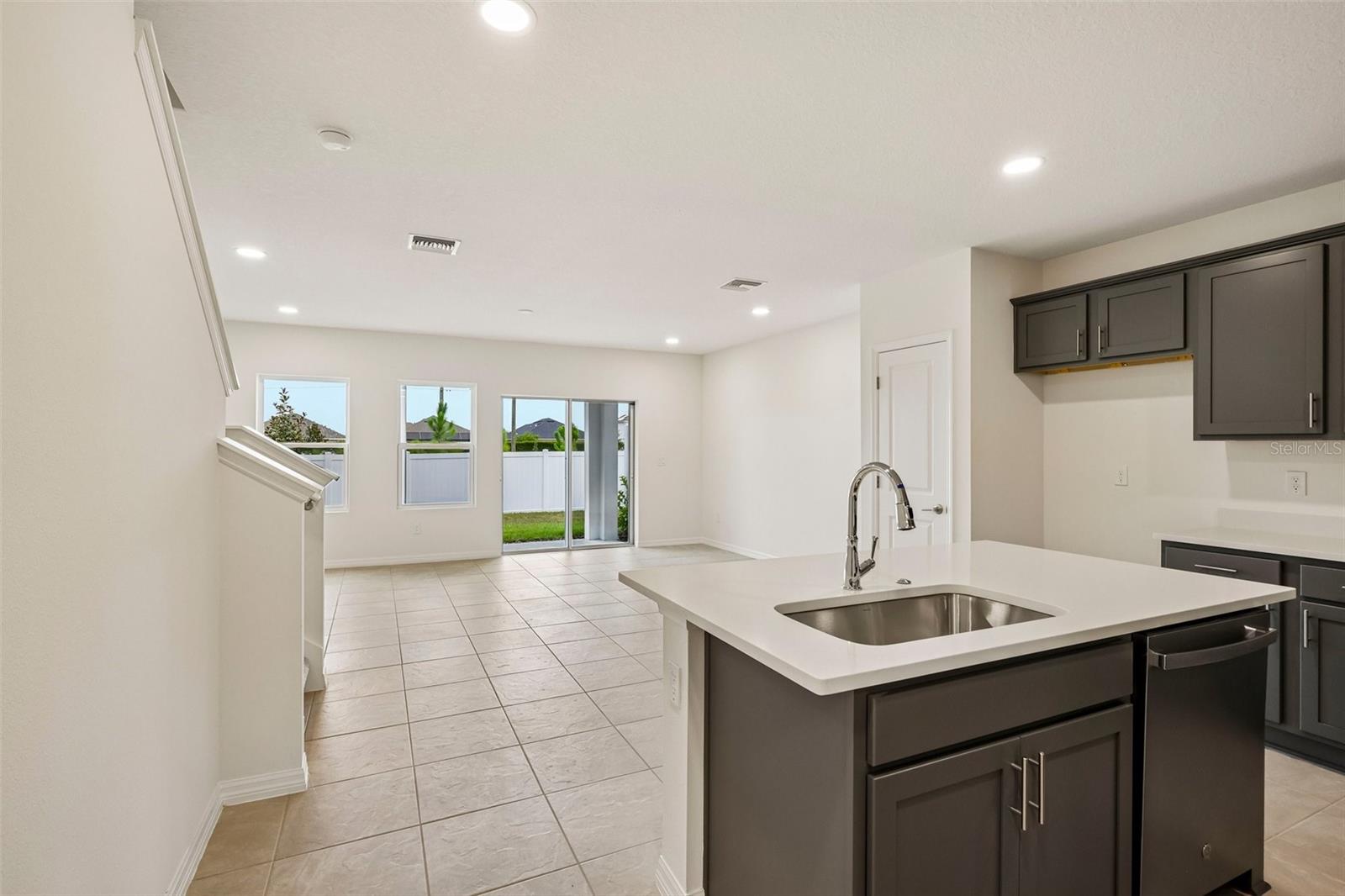6848 HOLCOMBE DOWN DR, ZEPHYRHILLS, FL — photo 5