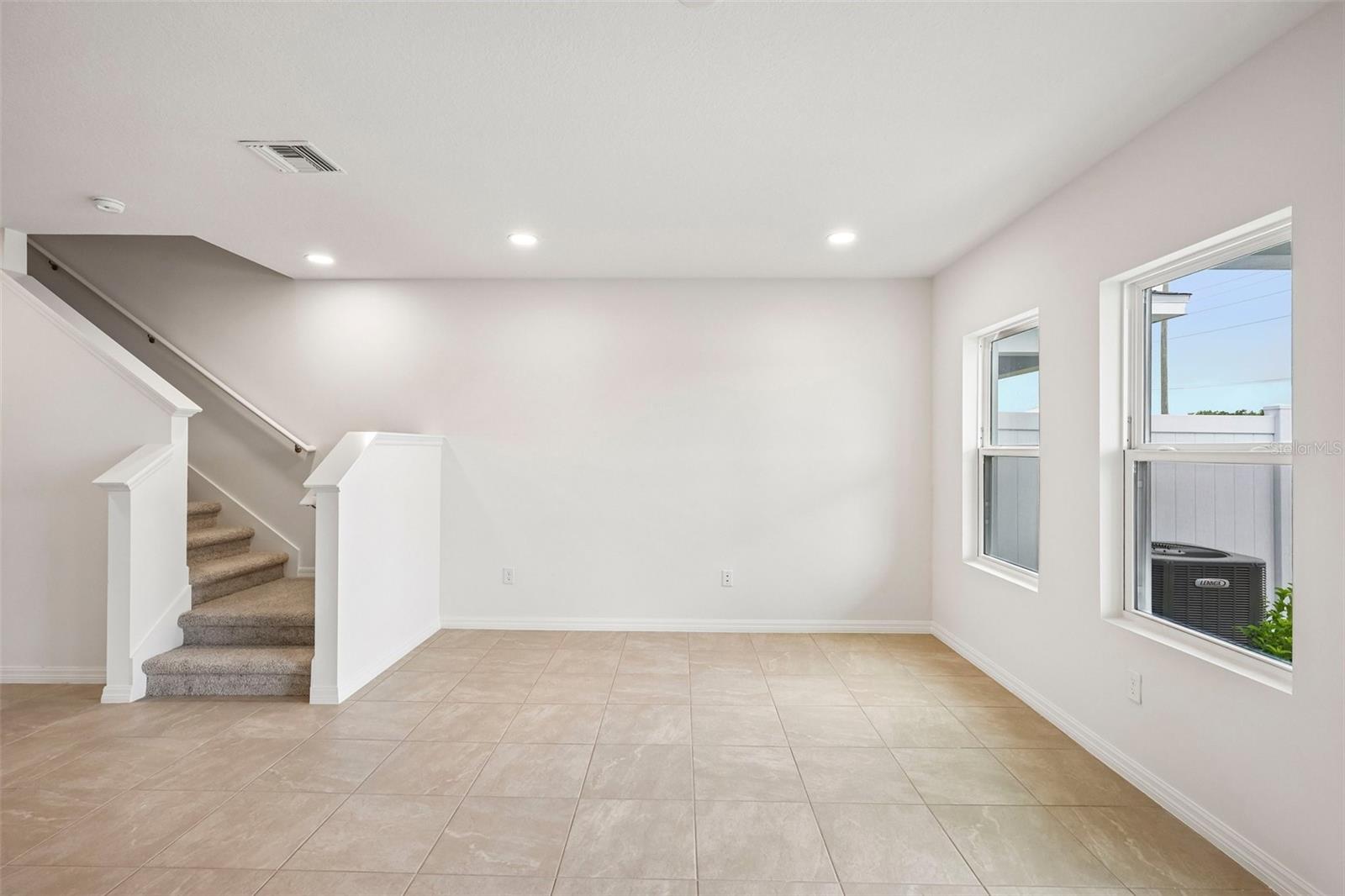6848 HOLCOMBE DOWN DR, ZEPHYRHILLS, FL — photo 10
