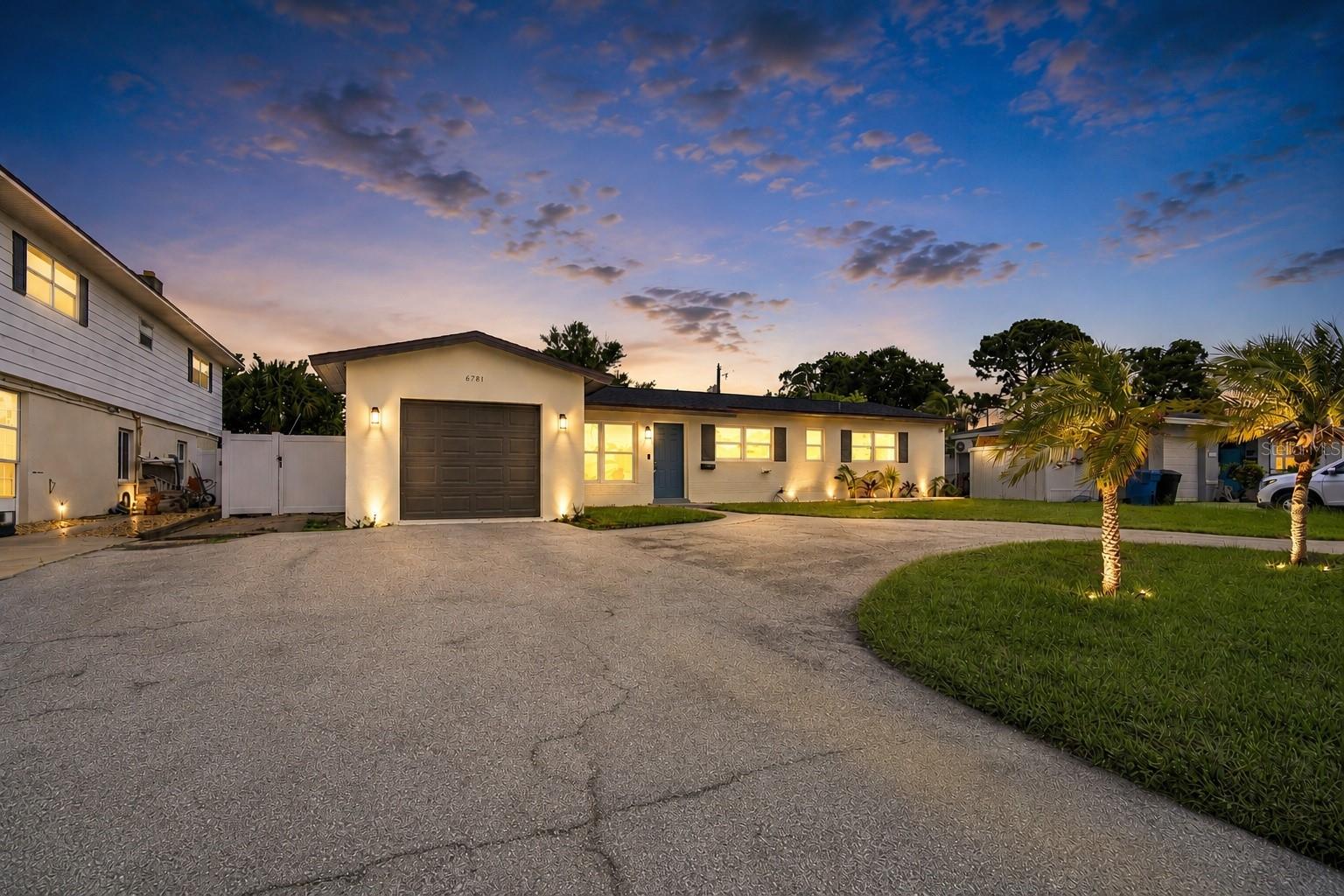 6781 33RD AVE N, ST PETERSBURG, FL — photo 2