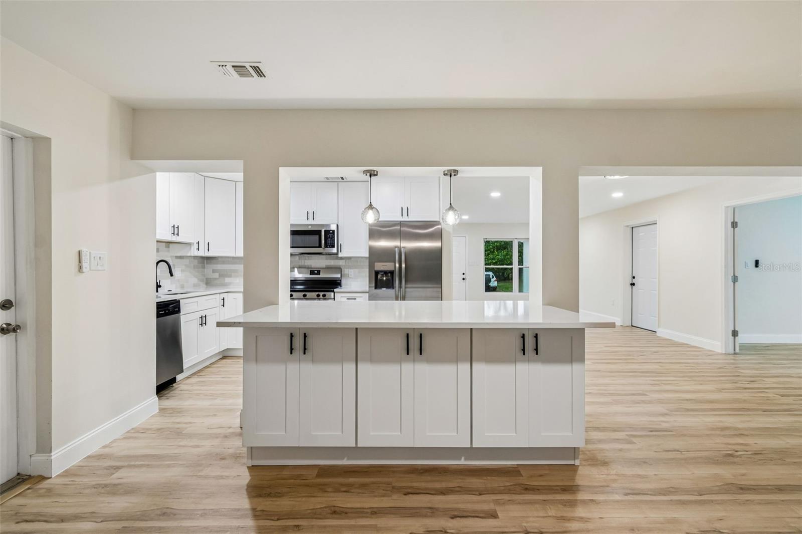 6781 33RD AVE N, ST PETERSBURG, FL — photo 20