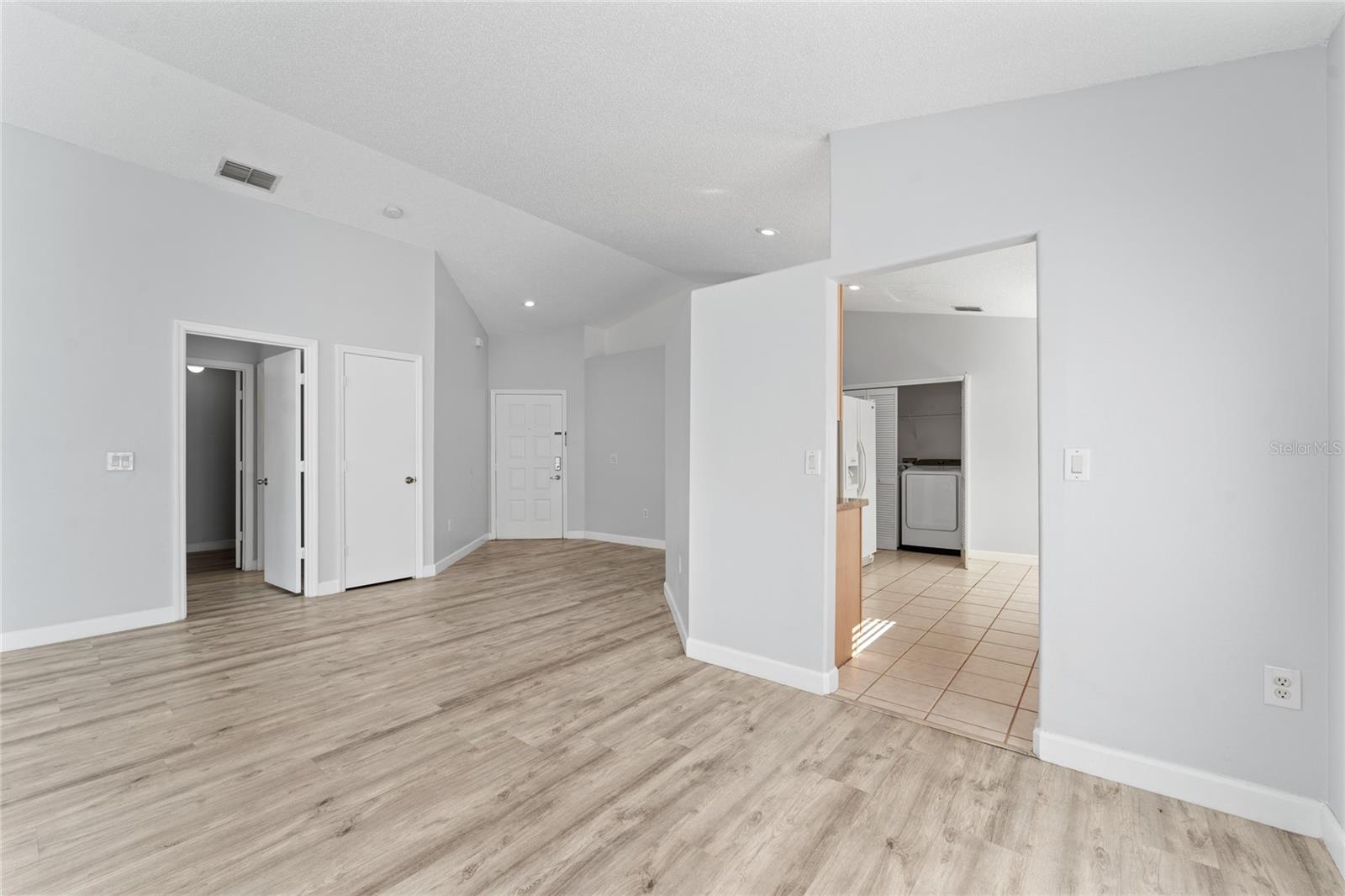 217 WOODBAY CT, ORLANDO, FL — photo 9