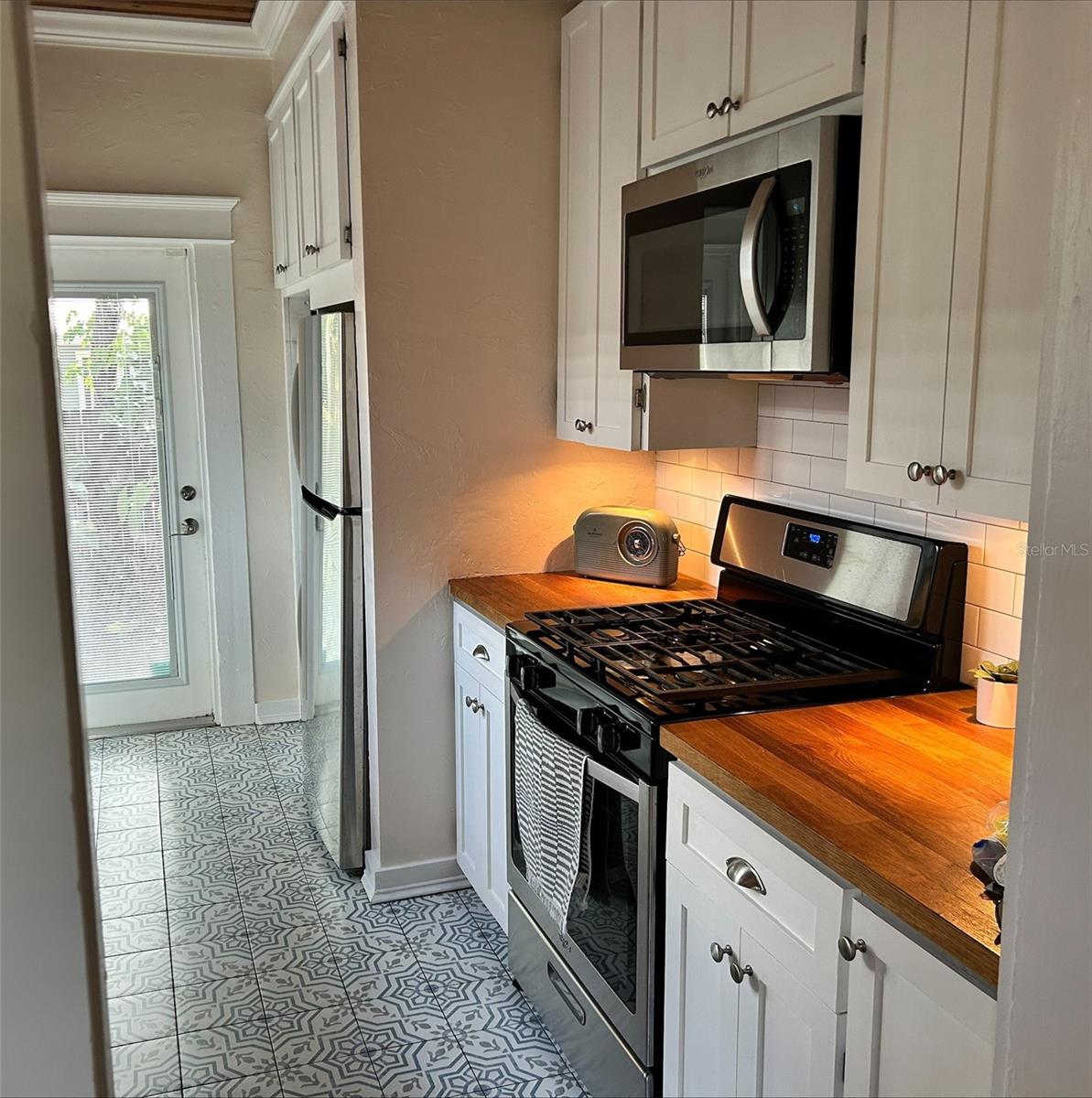 4922 N SUWANEE AVE, TAMPA, FL — photo 9