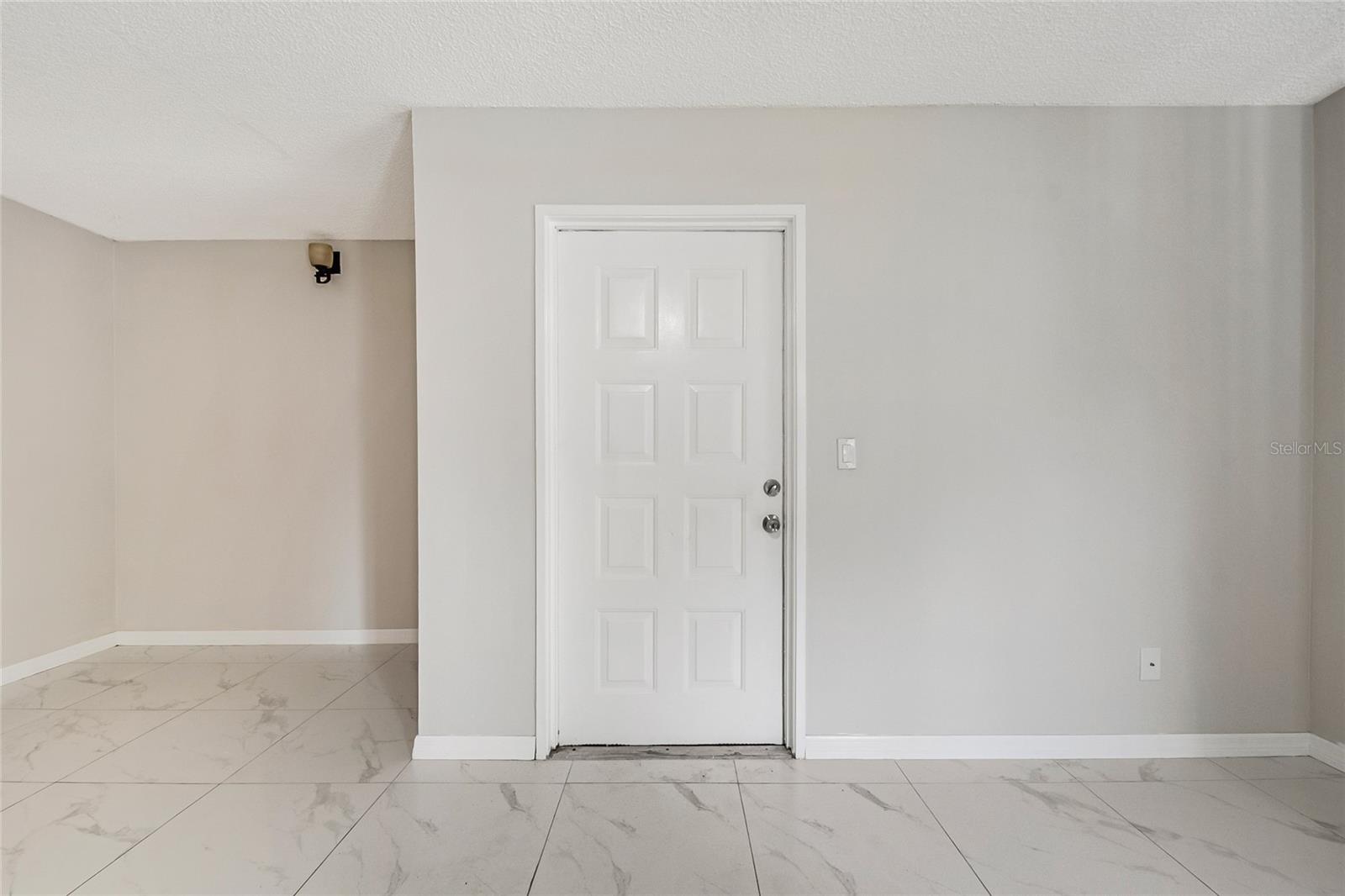 8201 SUN SPRING CIR #C2, ORLANDO, FL — photo 4