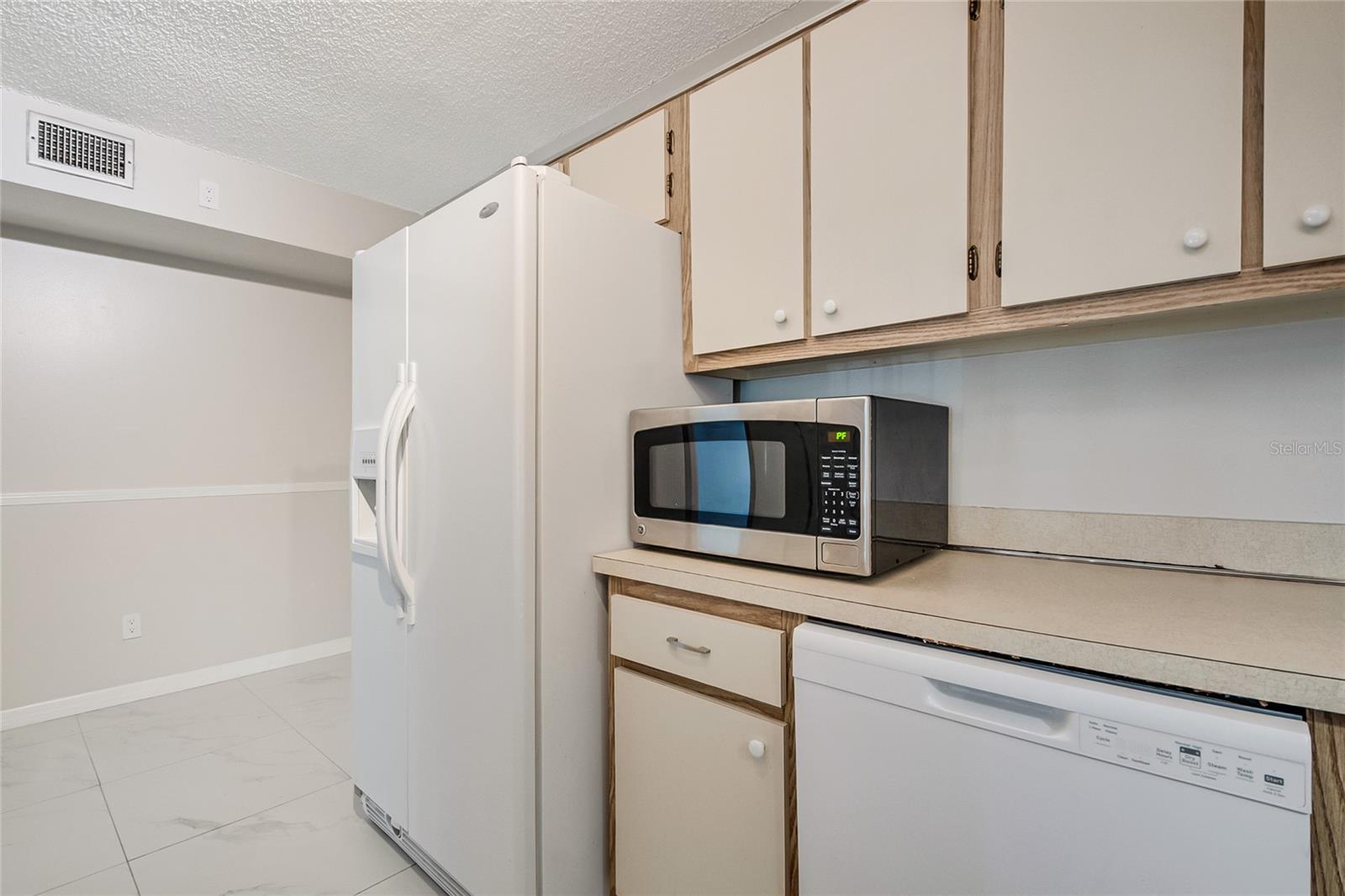 8201 SUN SPRING CIR #C2, ORLANDO, FL — photo 16