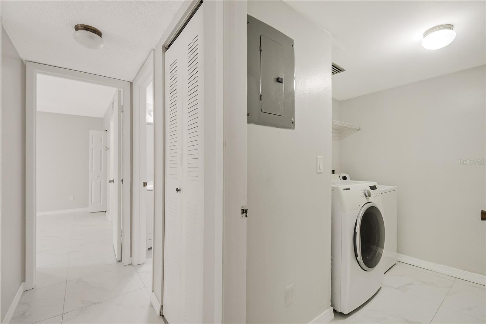 8201 SUN SPRING CIR #C2, ORLANDO, FL — photo 23