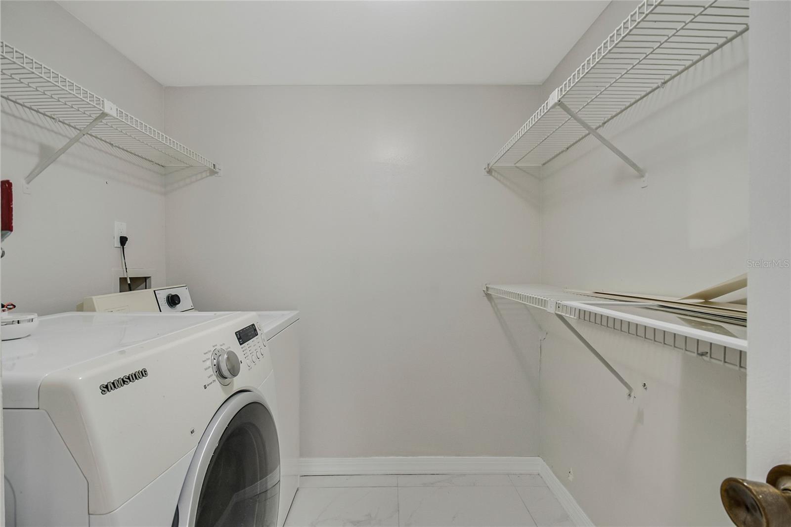 8201 SUN SPRING CIR #C2, ORLANDO, FL — photo 24