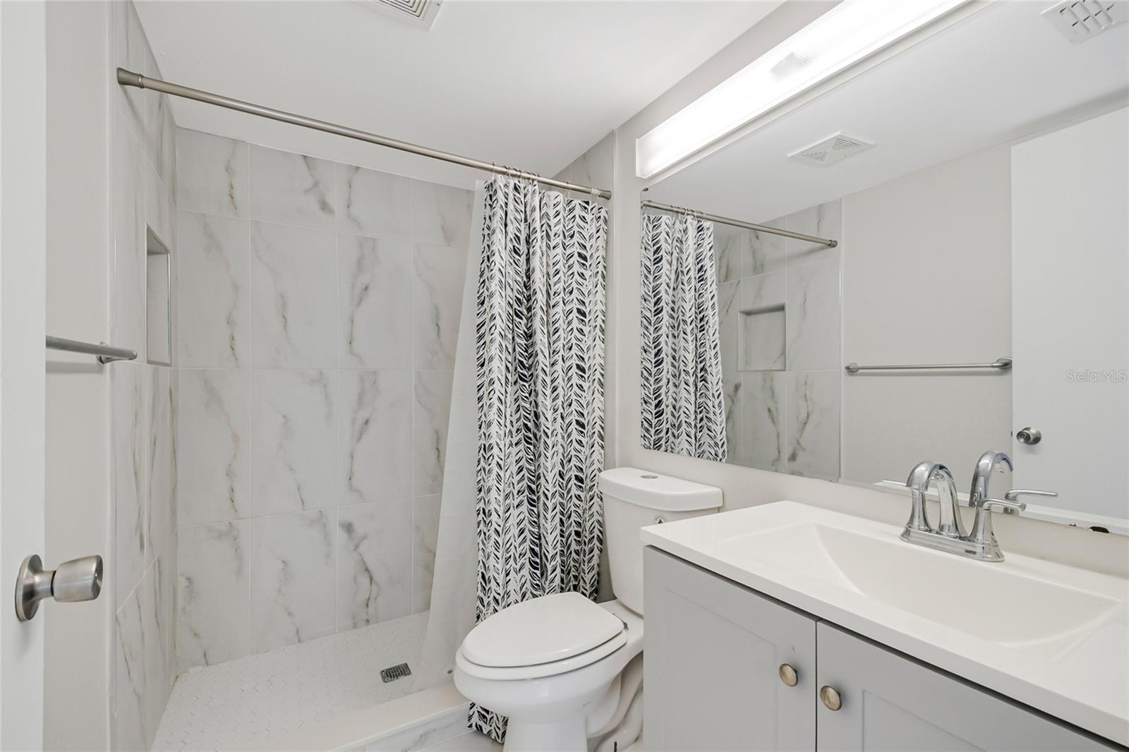 8201 SUN SPRING CIR #C2, ORLANDO, FL — photo 33