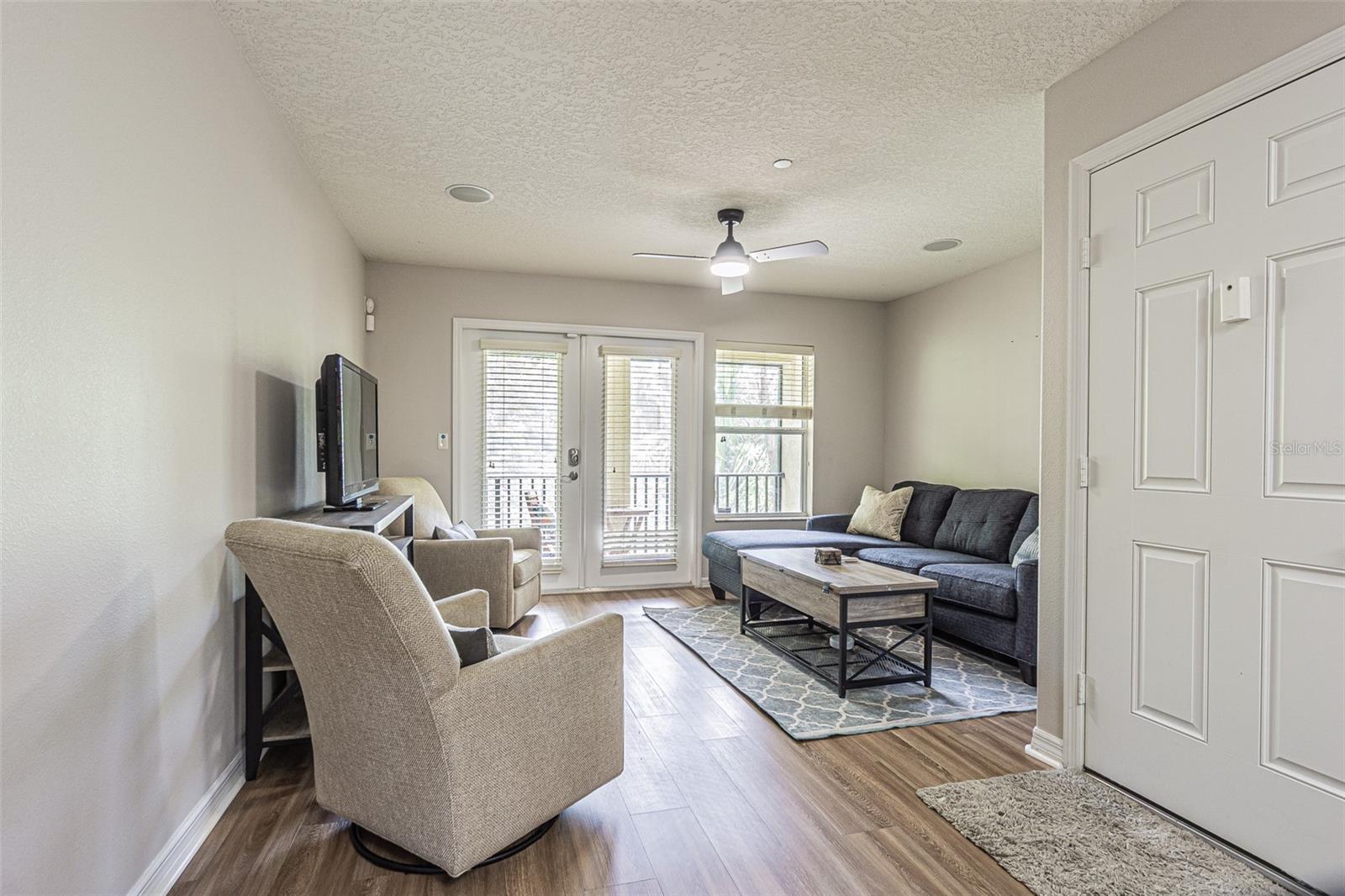 526 WHEATON TRENT PL, TAMPA, FL — photo 6