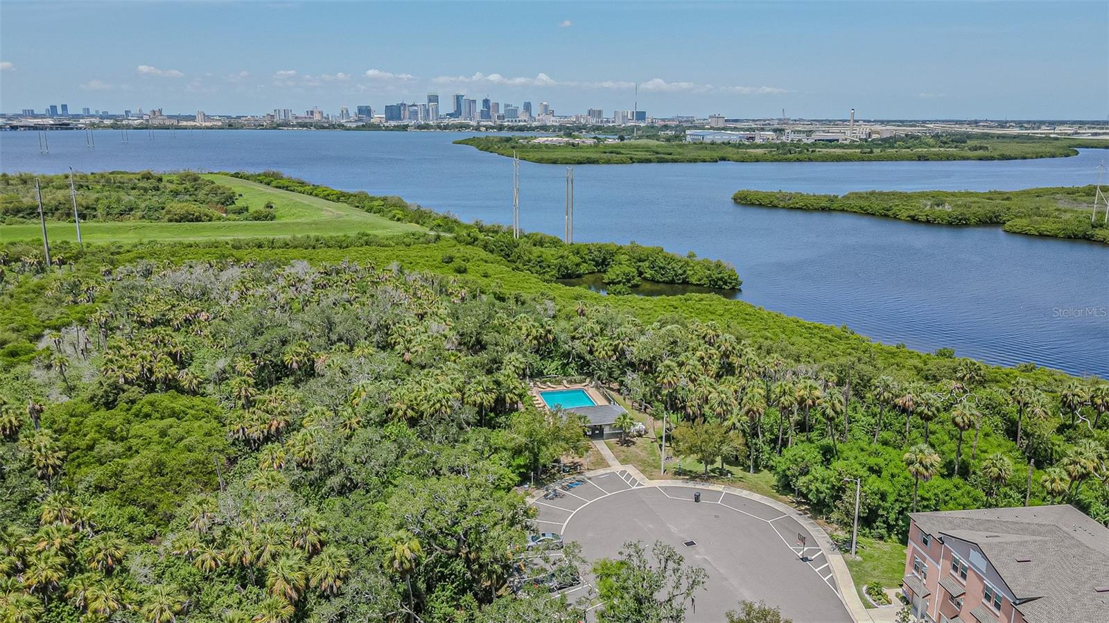 526 WHEATON TRENT PL, TAMPA, FL — photo 18