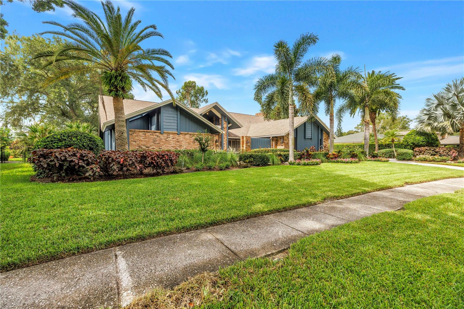 2837 SABER DR, CLEARWATER, FL — photo 2