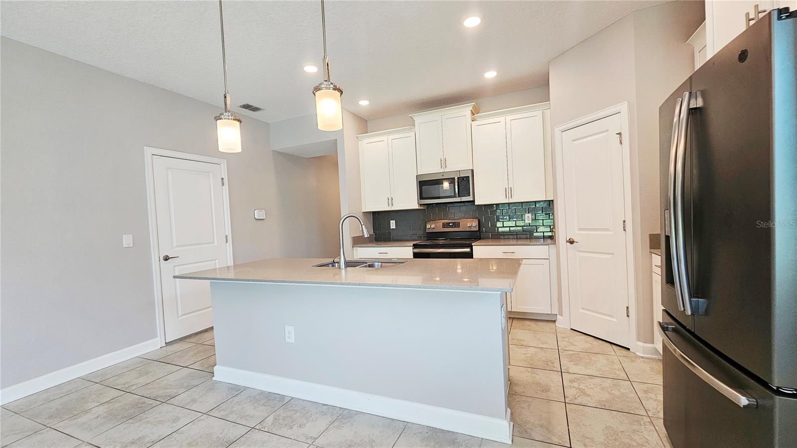 11048 SWEETGUM WOODS DR, ORLANDO, FL — photo 7