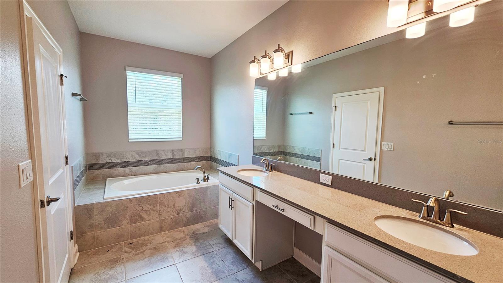 11048 SWEETGUM WOODS DR, ORLANDO, FL — photo 15