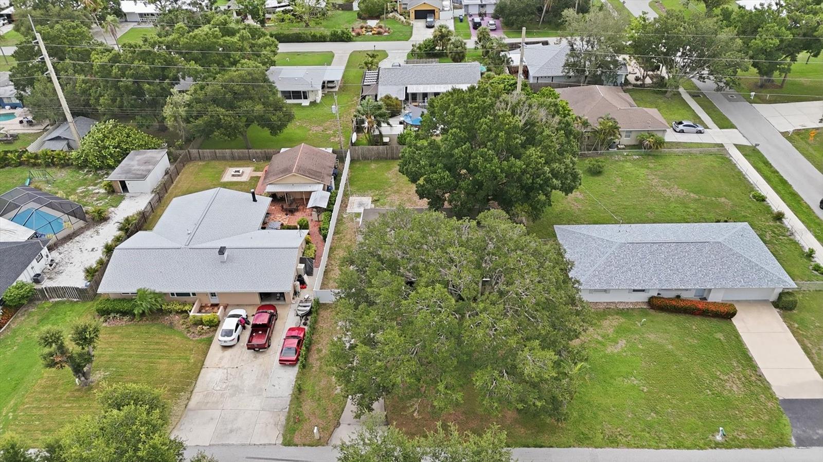 2173 FIESTA DR, SARASOTA, FL — photo 2