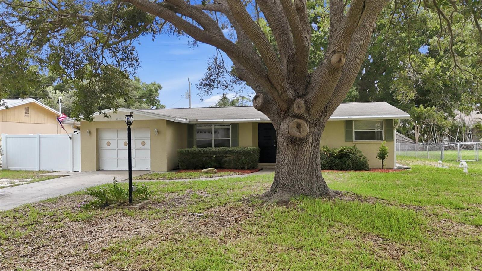 2173 FIESTA DR, SARASOTA, FL — photo 3