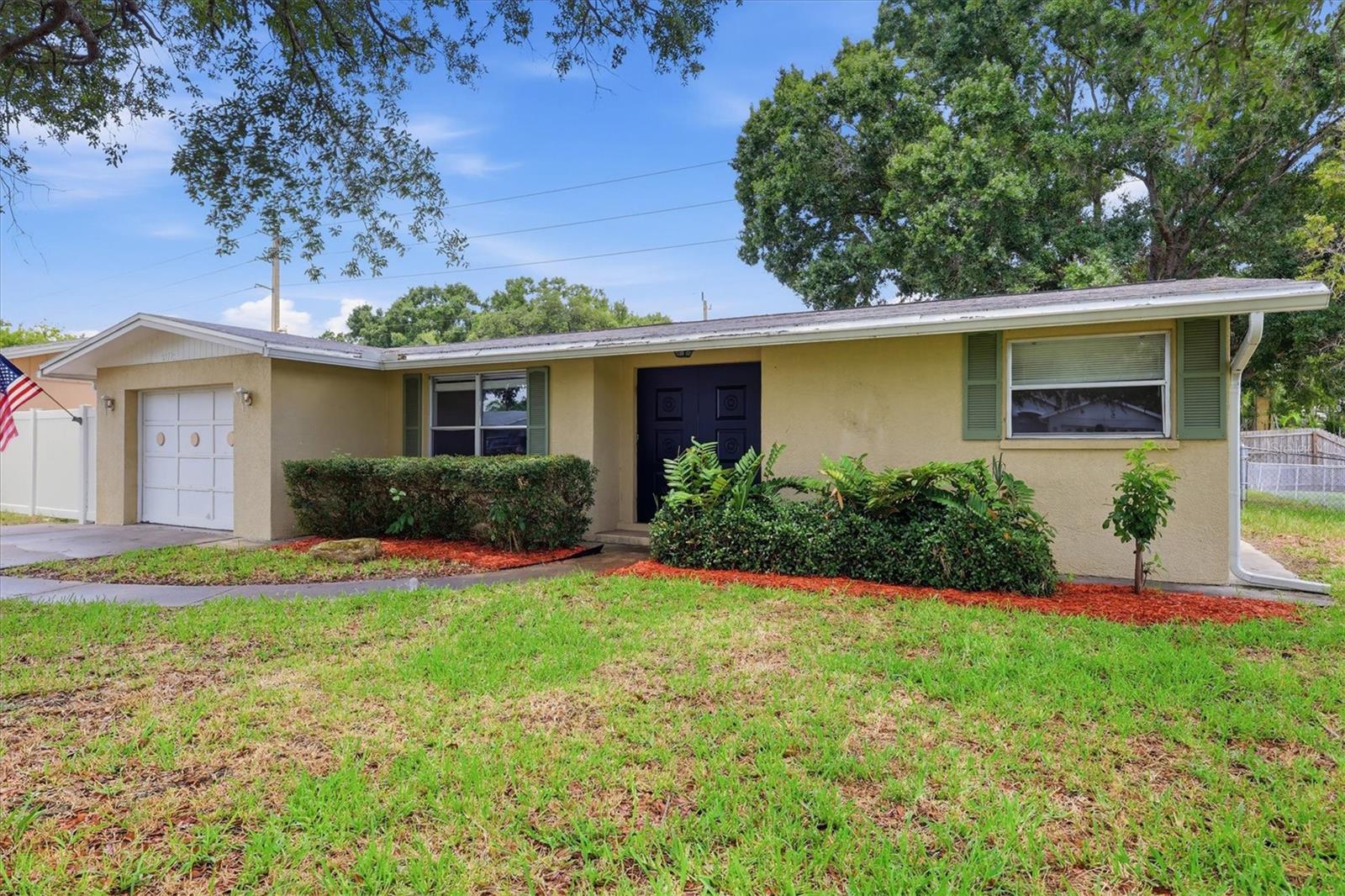 2173 FIESTA DR, SARASOTA, FL — photo 4