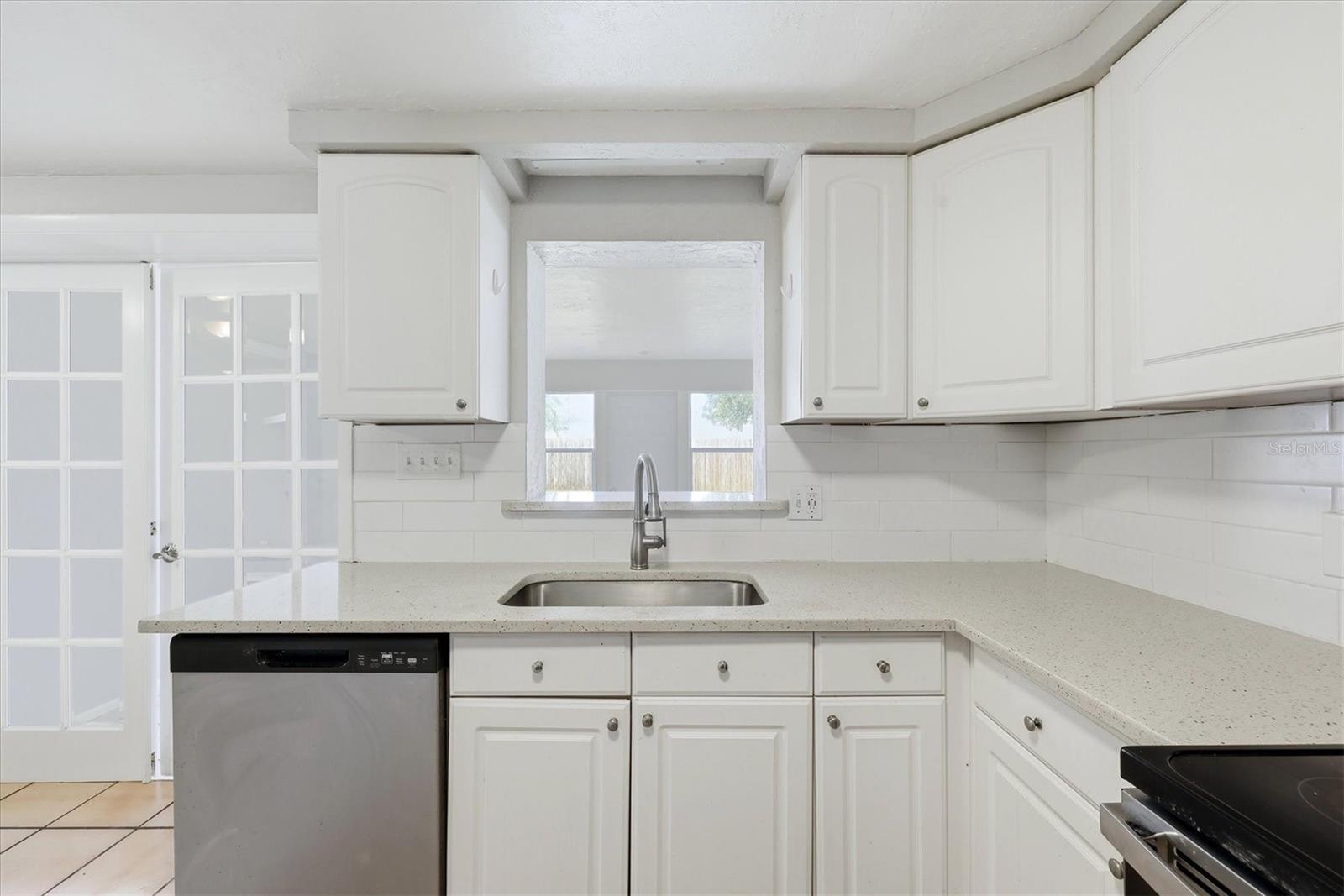 2173 FIESTA DR, SARASOTA, FL — photo 17