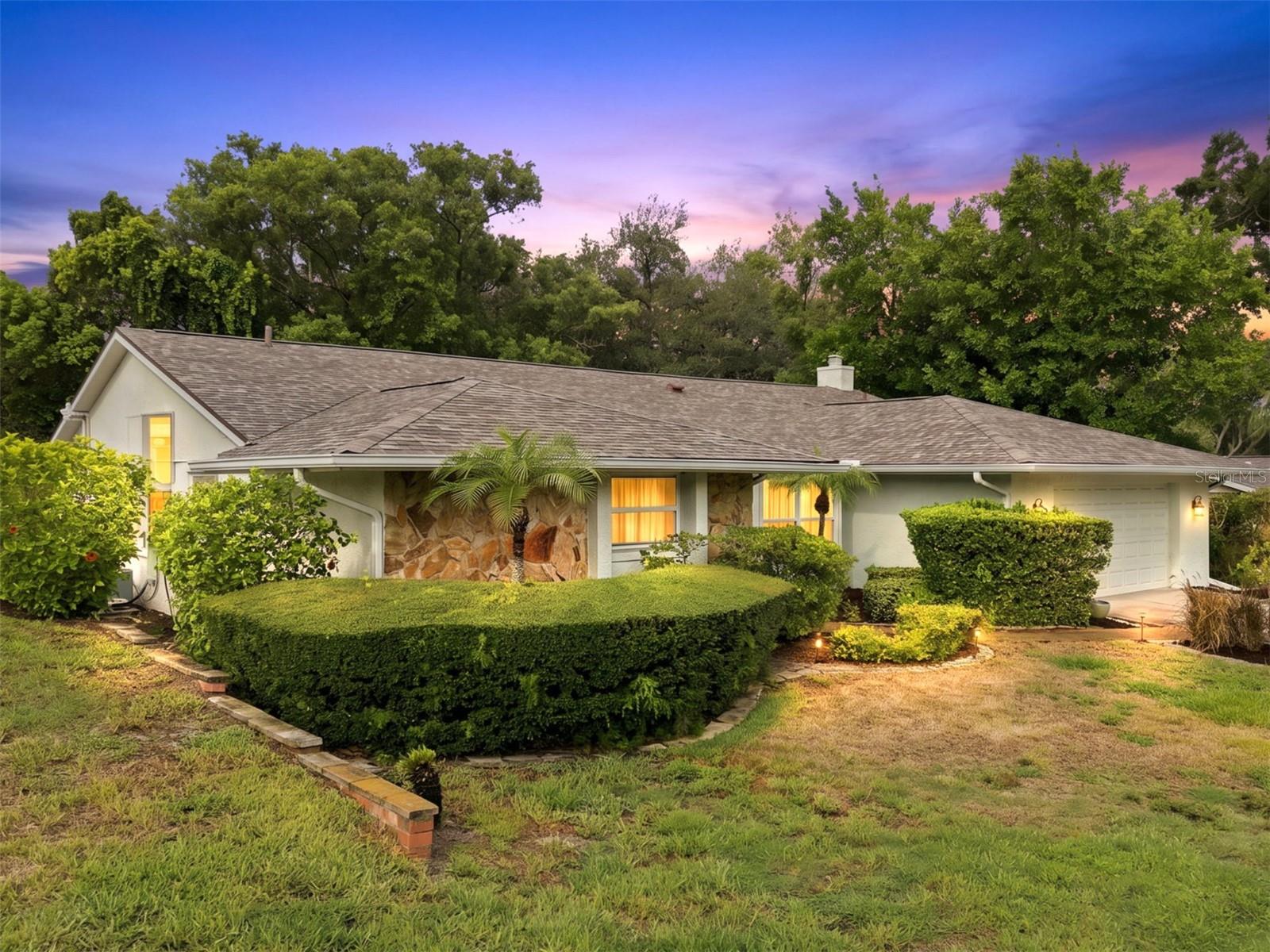 1071 PERSIMMON DR, PALM HARBOR, FL