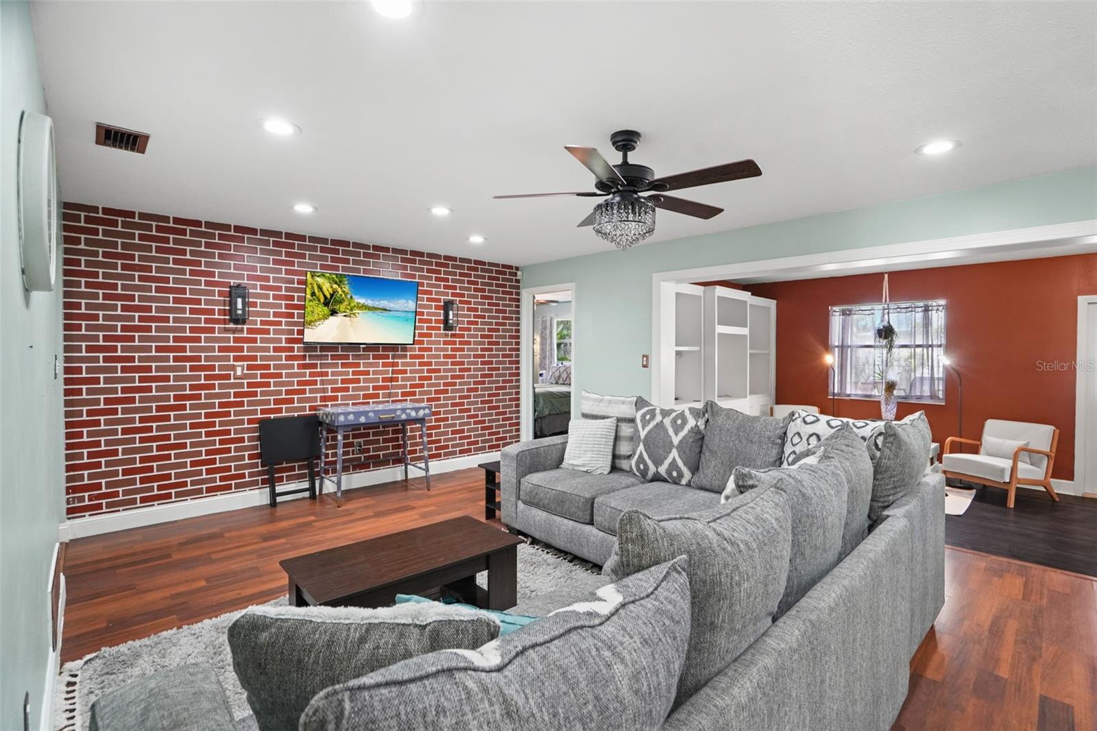 1564 SANTA MONICA DR, DUNEDIN, FL — photo 3